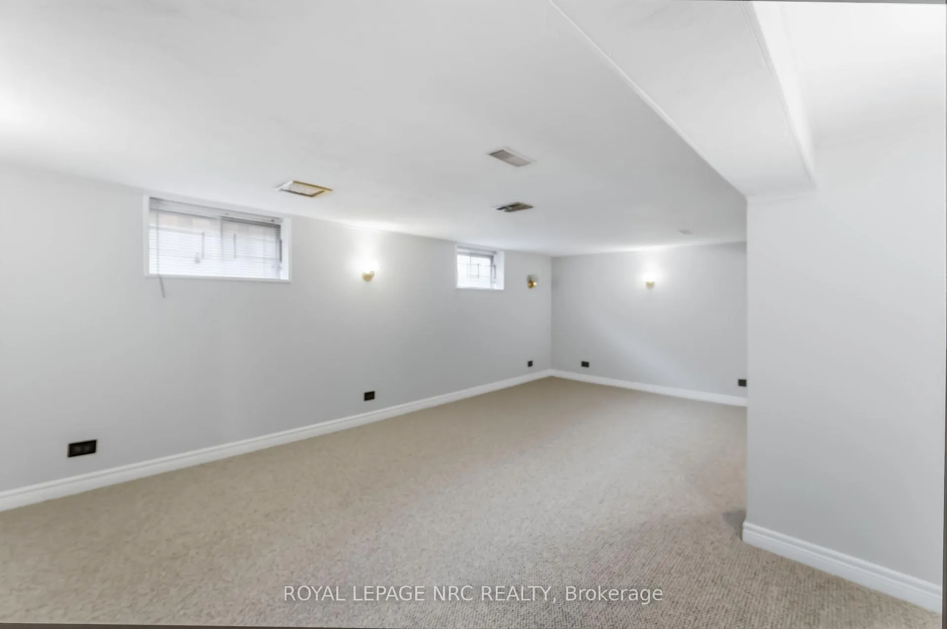 Photo 2 of 421 Talbot Street, Hamilton, McQuesten — HOMEH