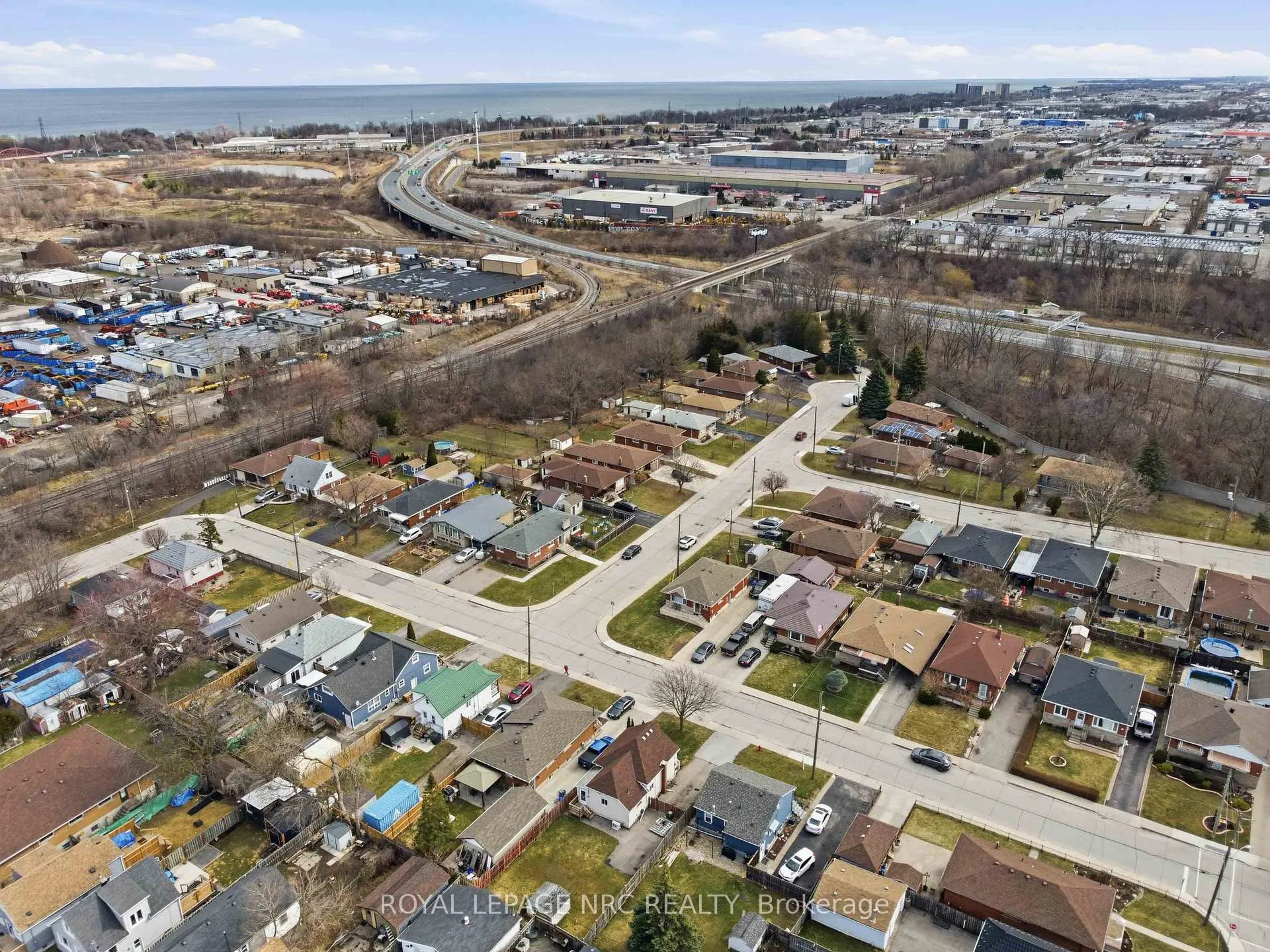 Photo 3 of 421 Talbot Street, Hamilton, McQuesten — HOMEH