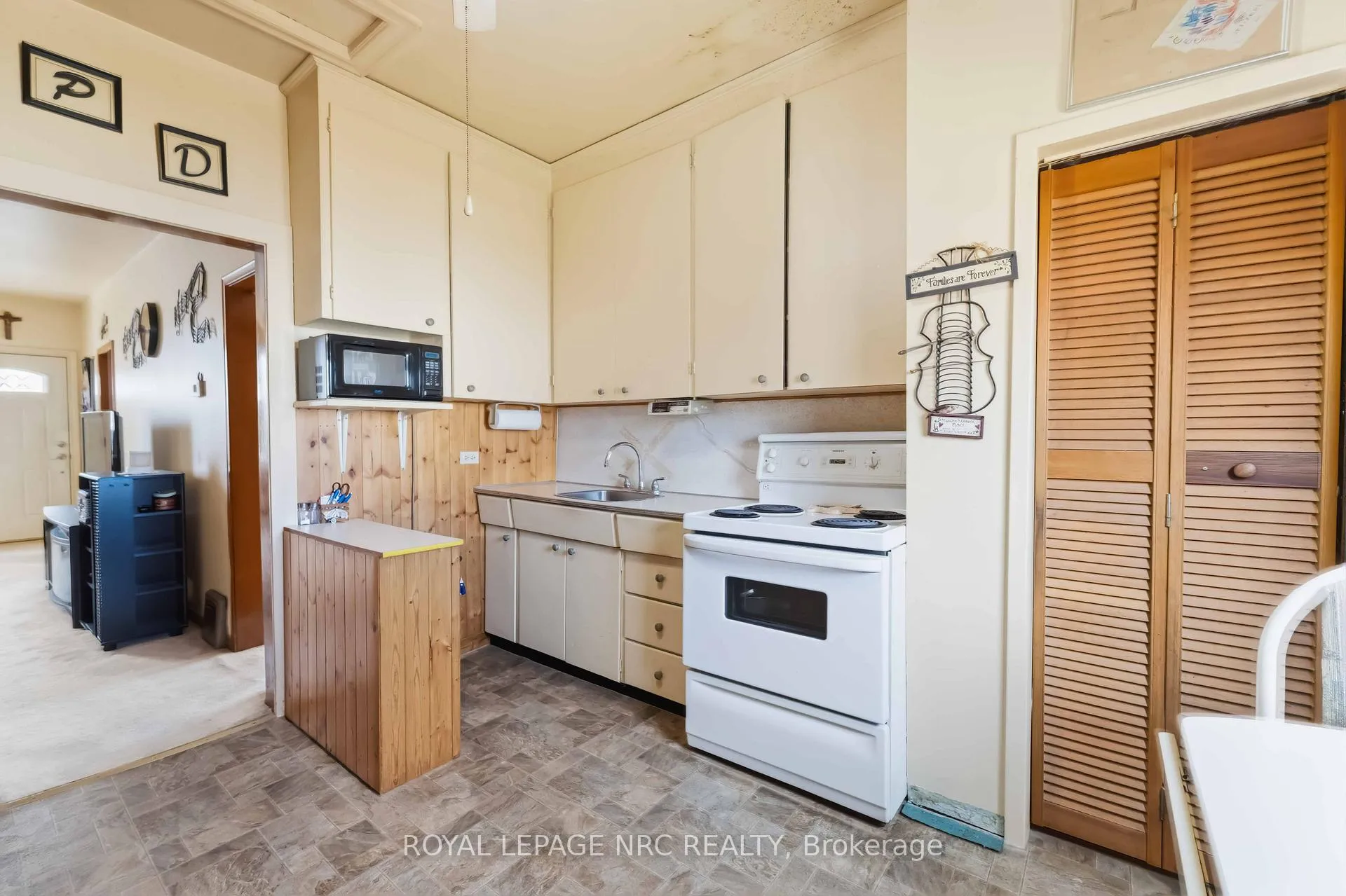 Photo 12 of 421 Talbot Street, Hamilton, McQuesten — HOMEH