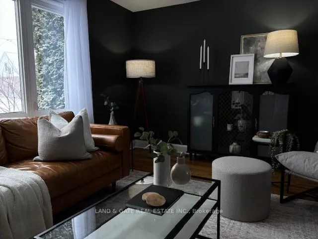 Photo 3 of 19 Southway Drive, Clarington, Bowmanville — HOMEH