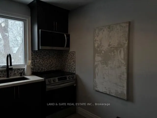 Photo 6 of 19 Southway Drive, Clarington, Bowmanville — HOMEH