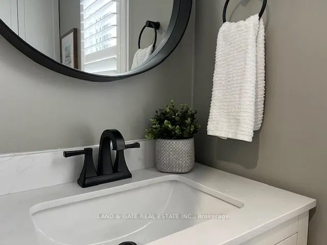 Photo 8 of 19 Southway Drive, Clarington, Bowmanville — HOMEH