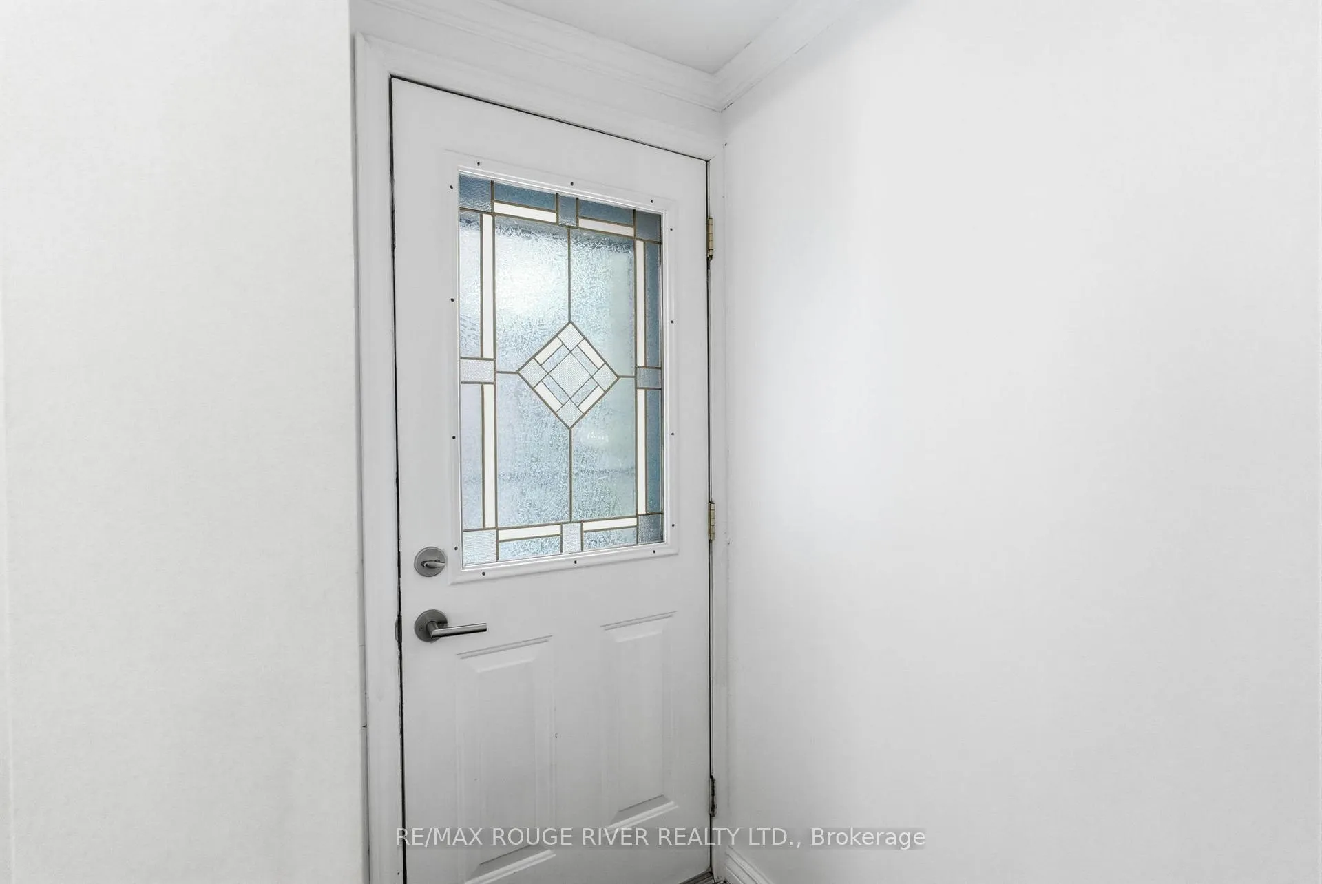 Photo 3 of 59 Muir Crescent, Whitby, Lynde Creek — HOMEH