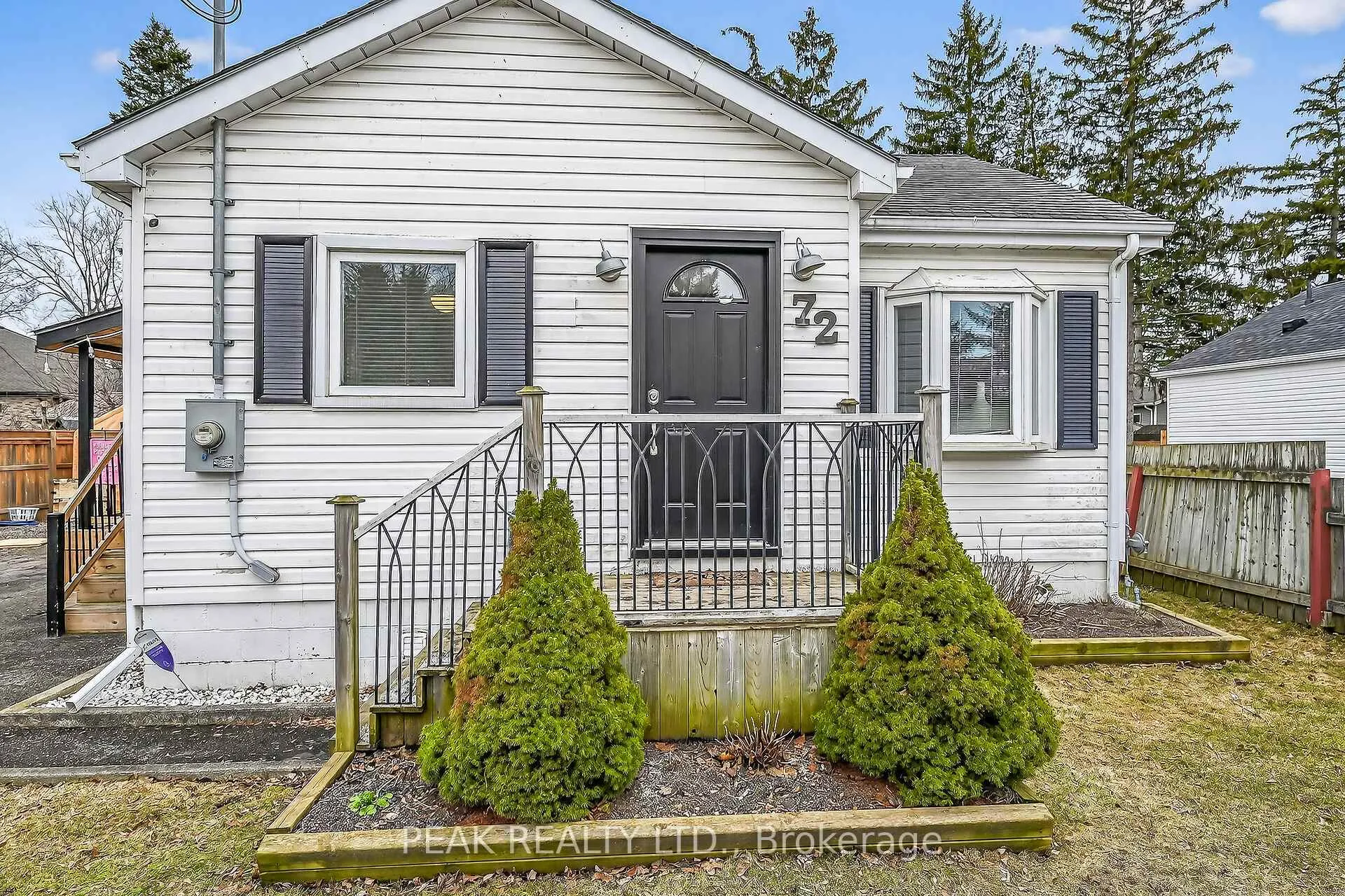 Photo 3 of 72 Morton Avenue, Brantford — HOMEH