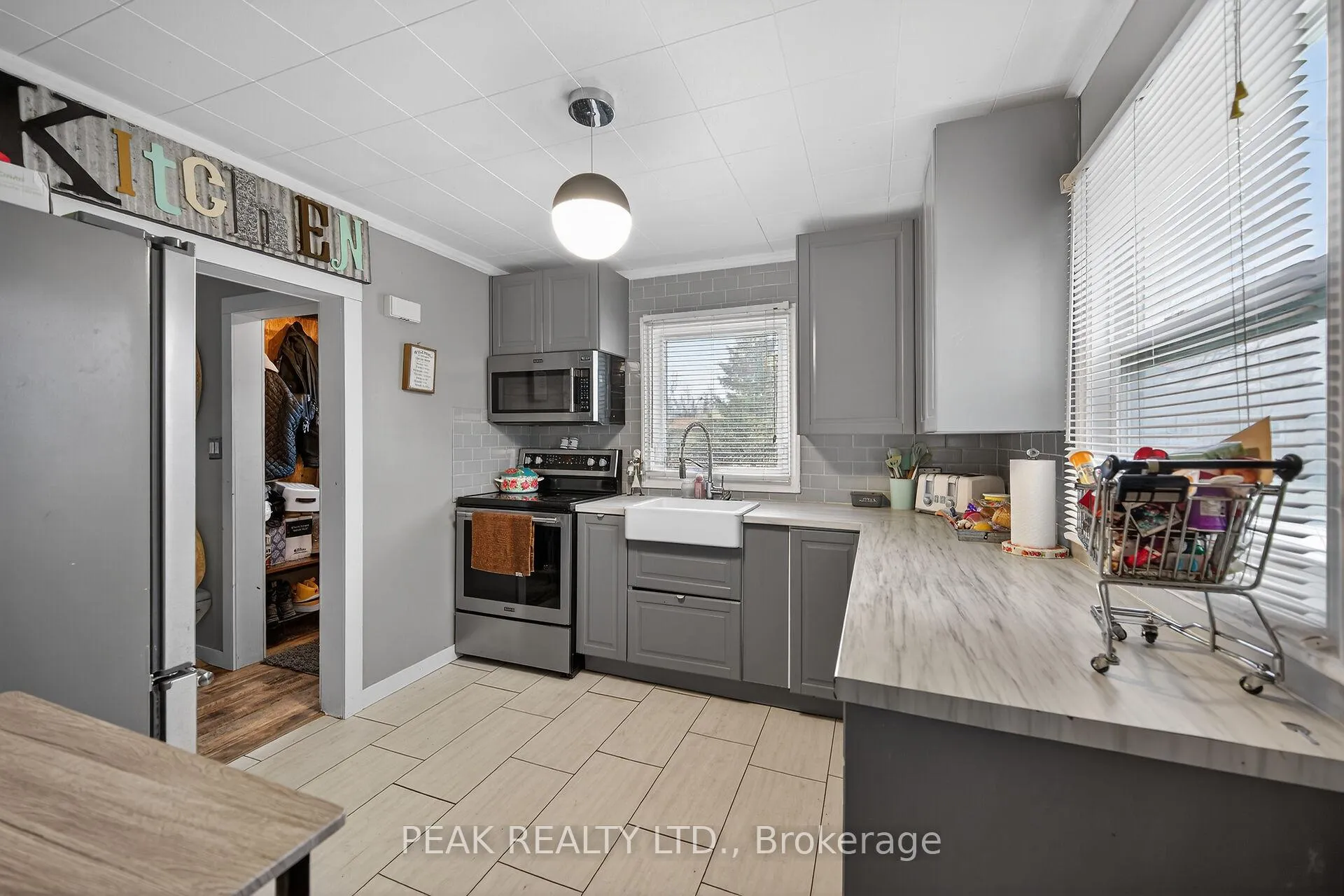 Photo 12 of 72 Morton Avenue, Brantford — HOMEH
