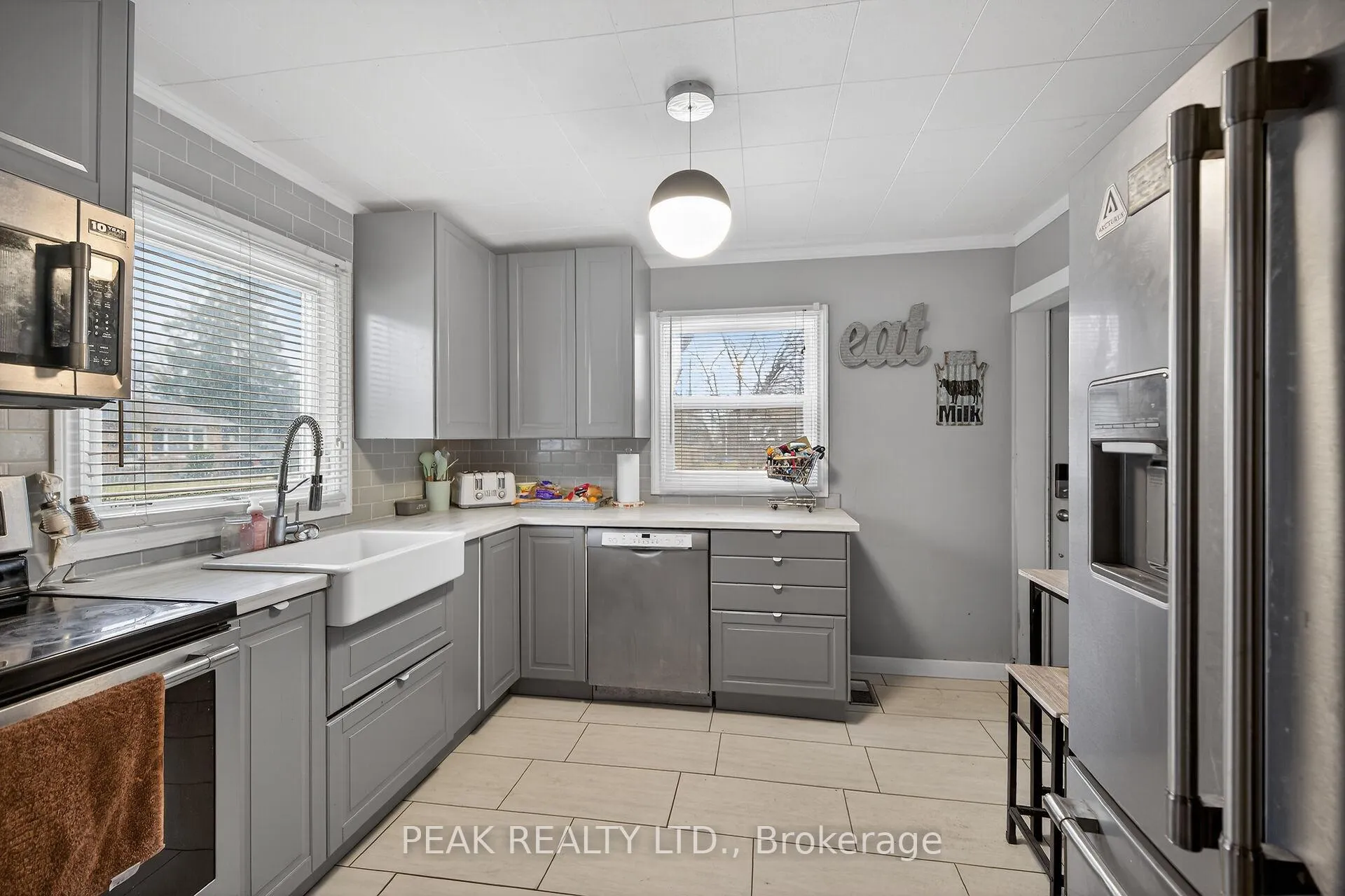 Photo 13 of 72 Morton Avenue, Brantford — HOMEH