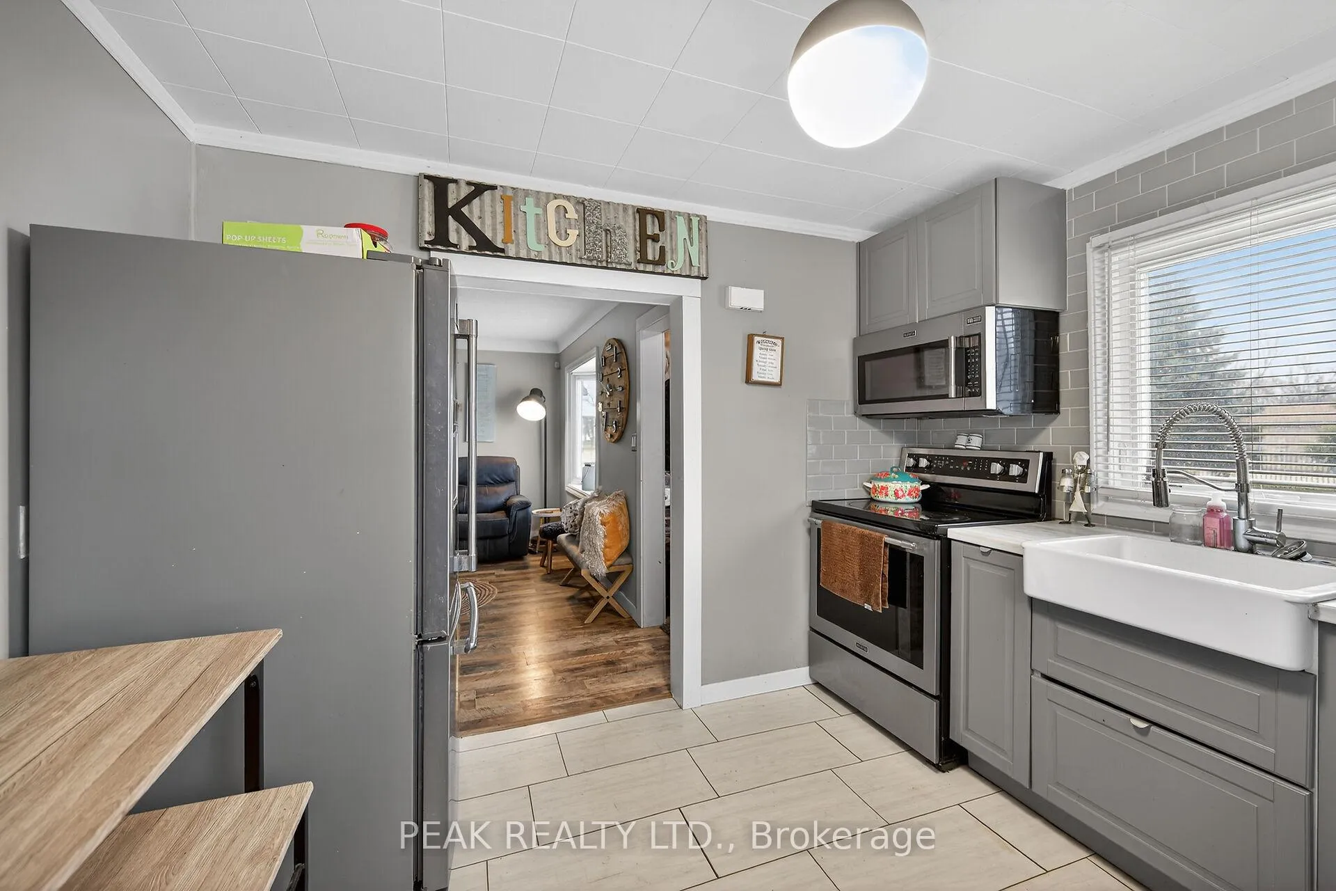 Photo 15 of 72 Morton Avenue, Brantford — HOMEH