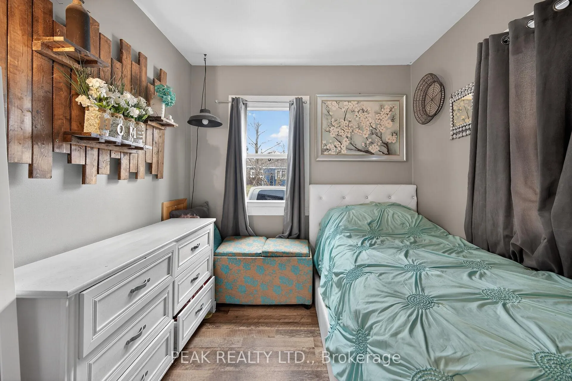 Photo 25 of 72 Morton Avenue, Brantford — HOMEH