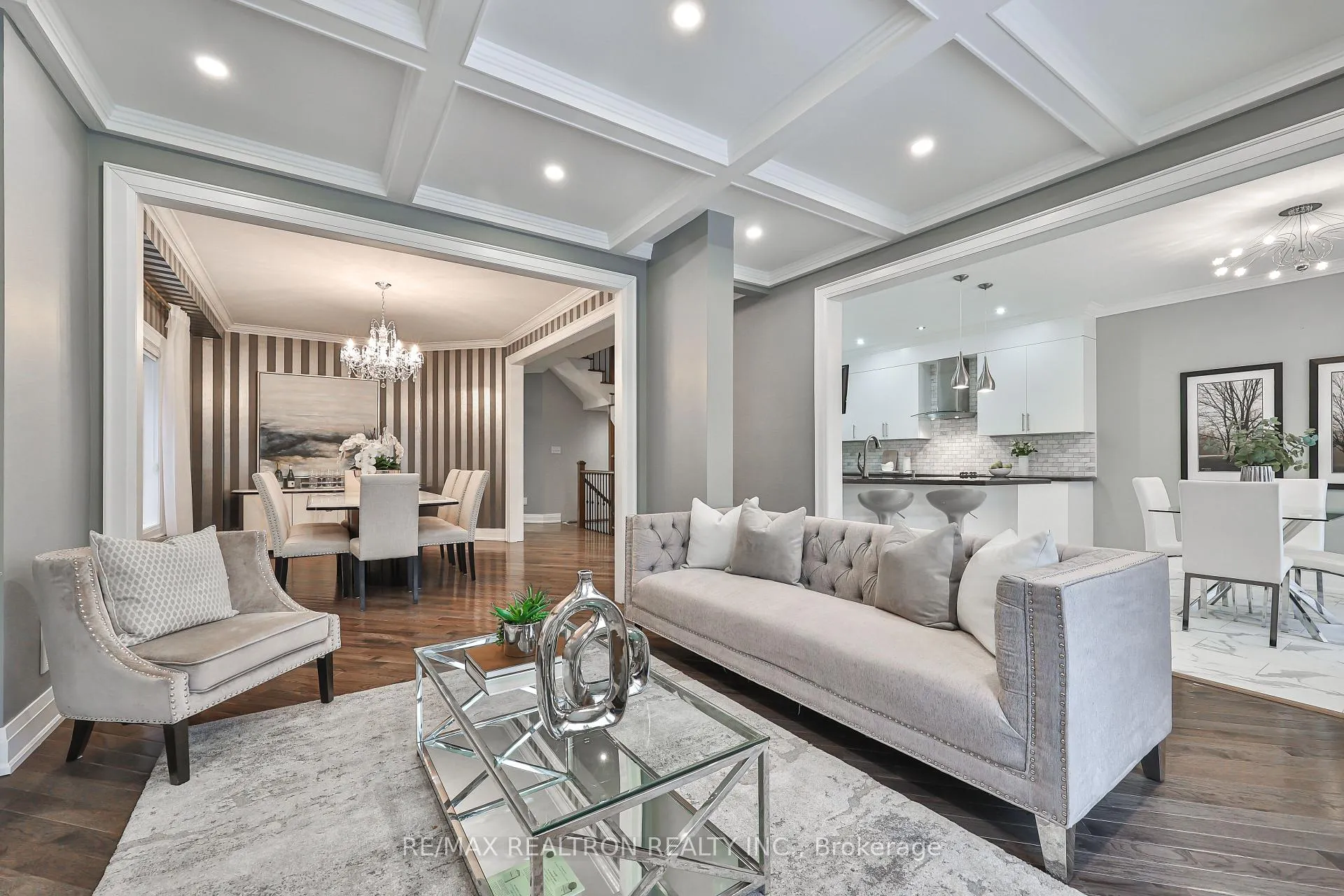 Photo 3 of 14 Daphnia Drive, Vaughan, Patterson — HOMEH