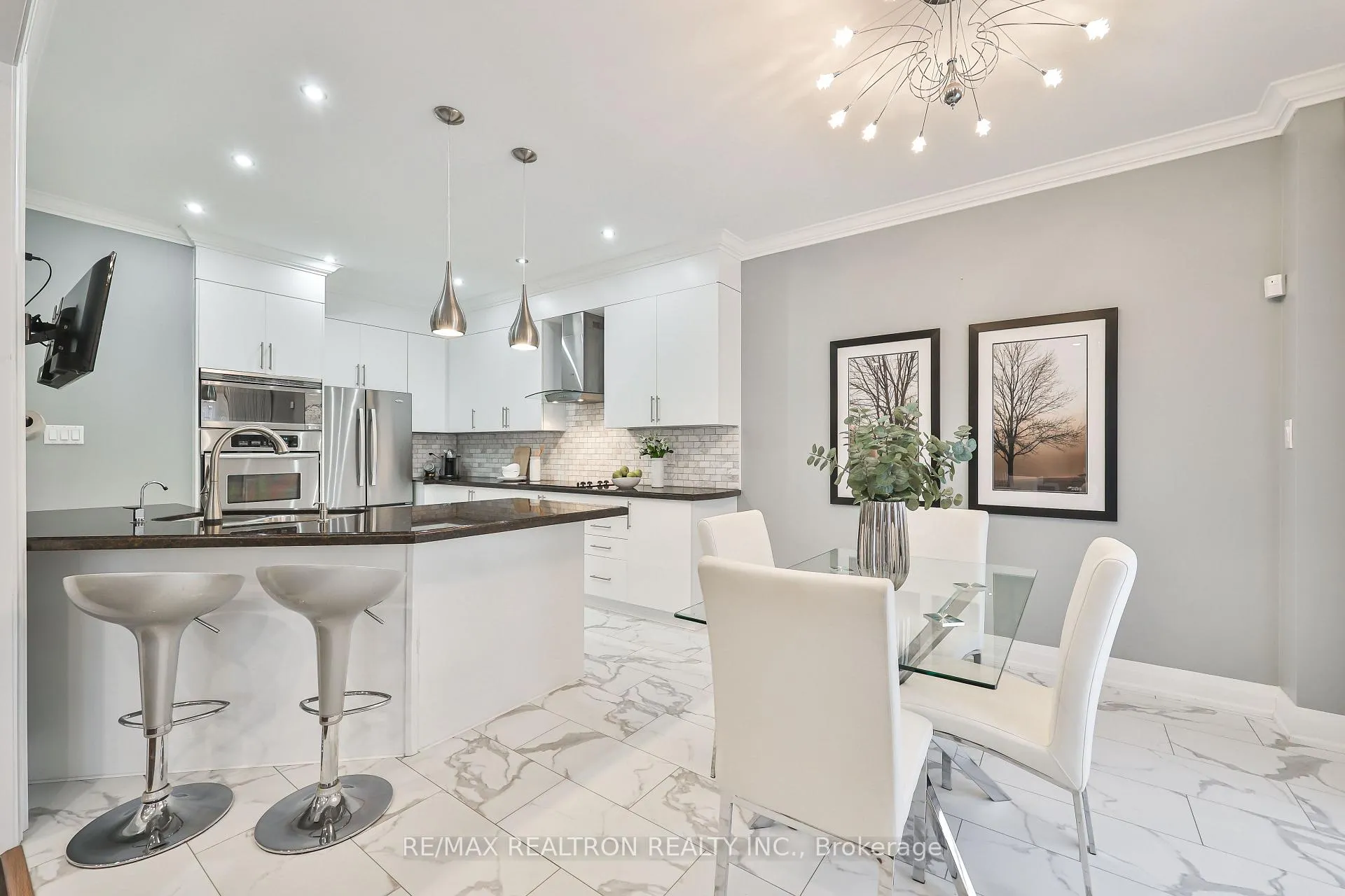 Photo 5 of 14 Daphnia Drive, Vaughan, Patterson — HOMEH