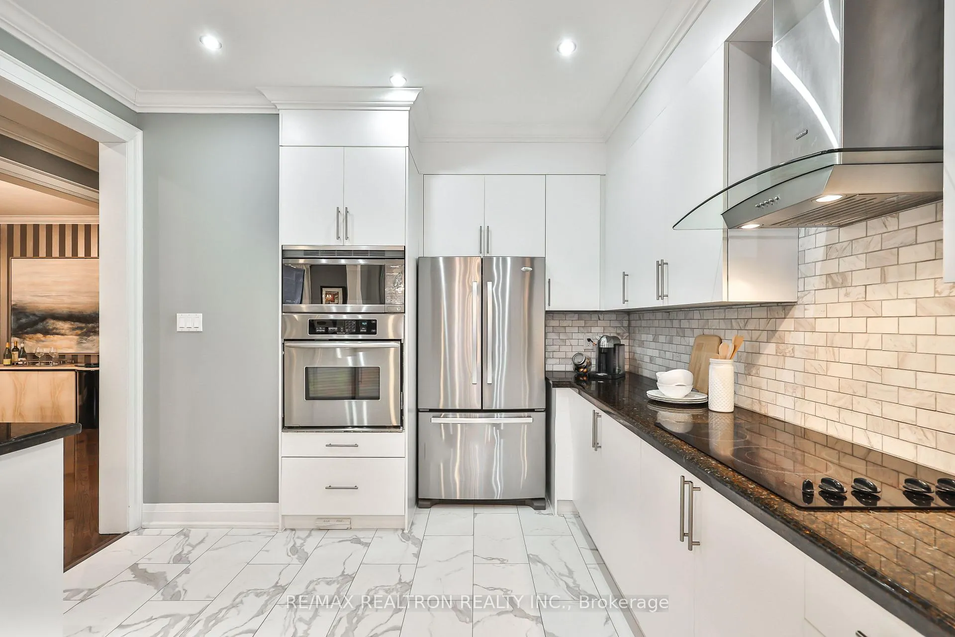 Photo 6 of 14 Daphnia Drive, Vaughan, Patterson — HOMEH