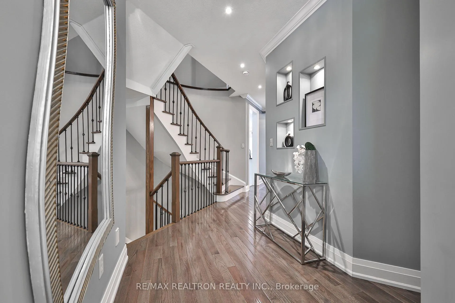 Photo 10 of 14 Daphnia Drive, Vaughan, Patterson — HOMEH
