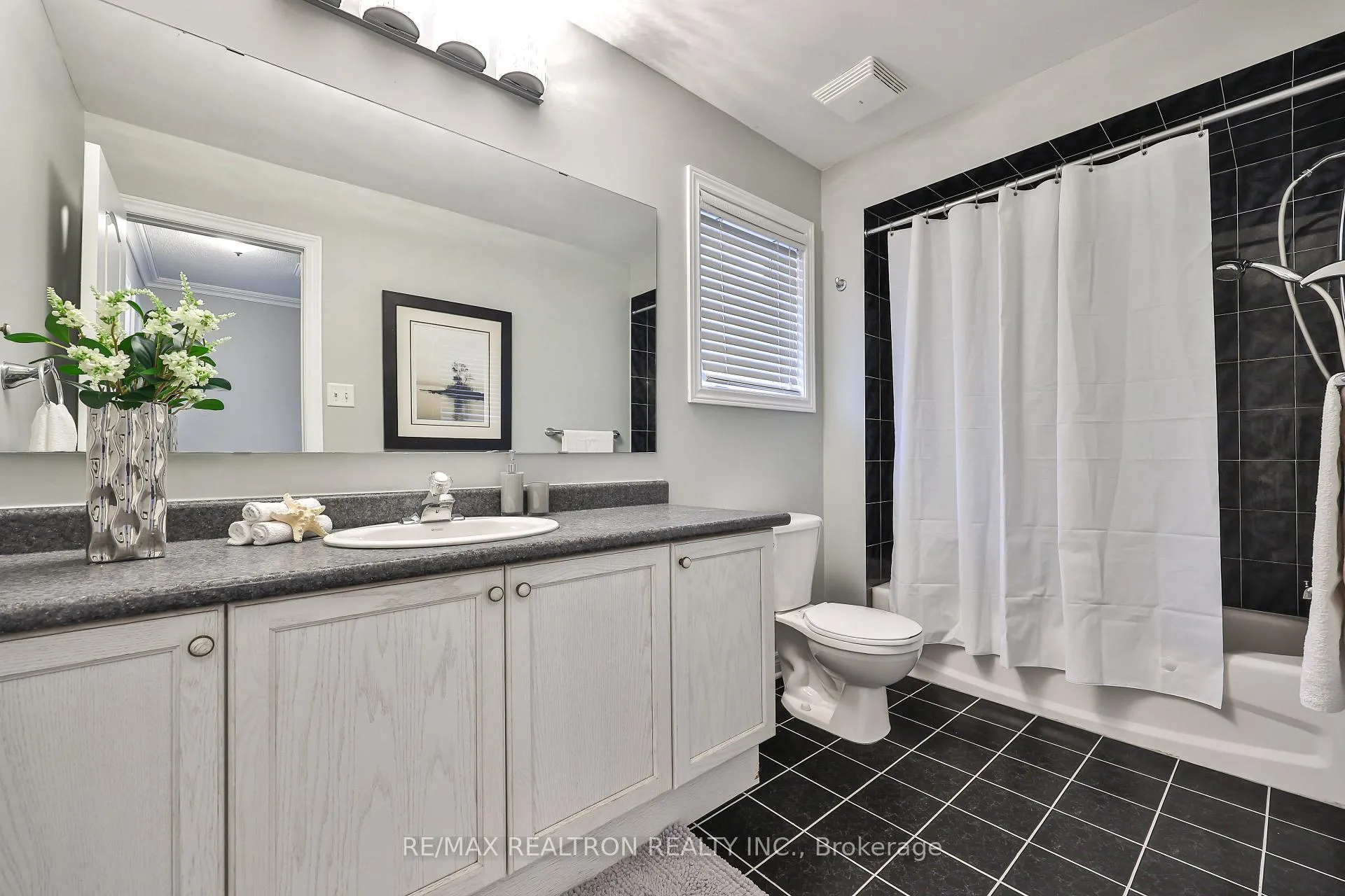Photo 16 of 14 Daphnia Drive, Vaughan, Patterson — HOMEH