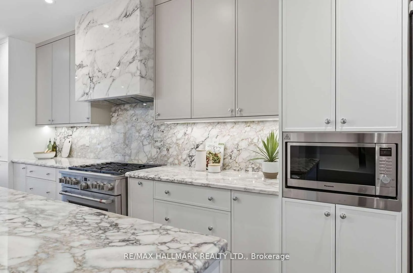 Photo 10 of 90 Garden Avenue, Toronto, Roncesvalles — HOMEH