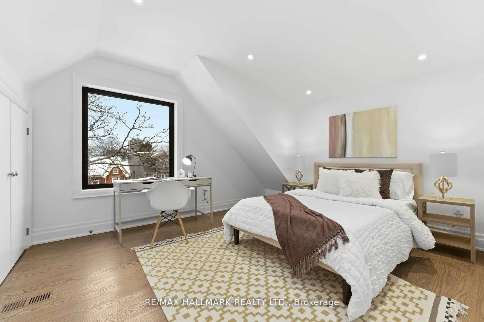 Photo 25 of 90 Garden Avenue, Toronto, Roncesvalles — HOMEH