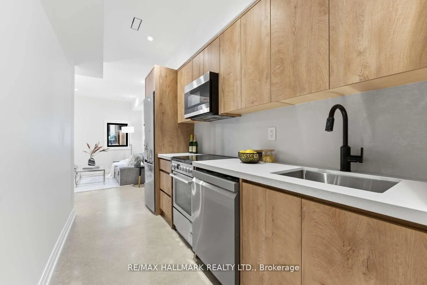 Photo 32 of 90 Garden Avenue, Toronto, Roncesvalles — HOMEH