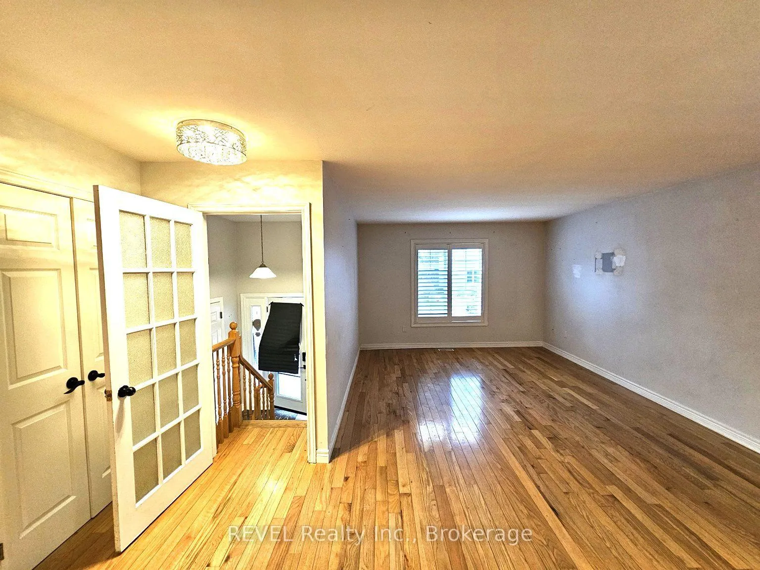 Photo 2 of Unit UPPER, 5566 Highland Avenue, Niagara Falls, Hospital — HOMEH