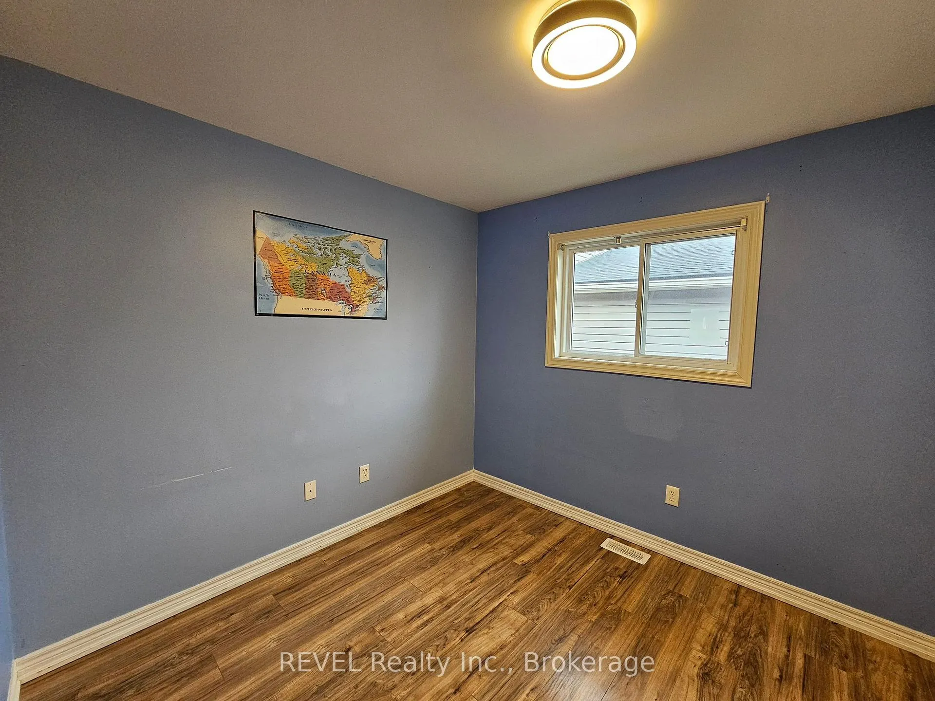 Photo 5 of Unit UPPER, 5566 Highland Avenue, Niagara Falls, Hospital — HOMEH