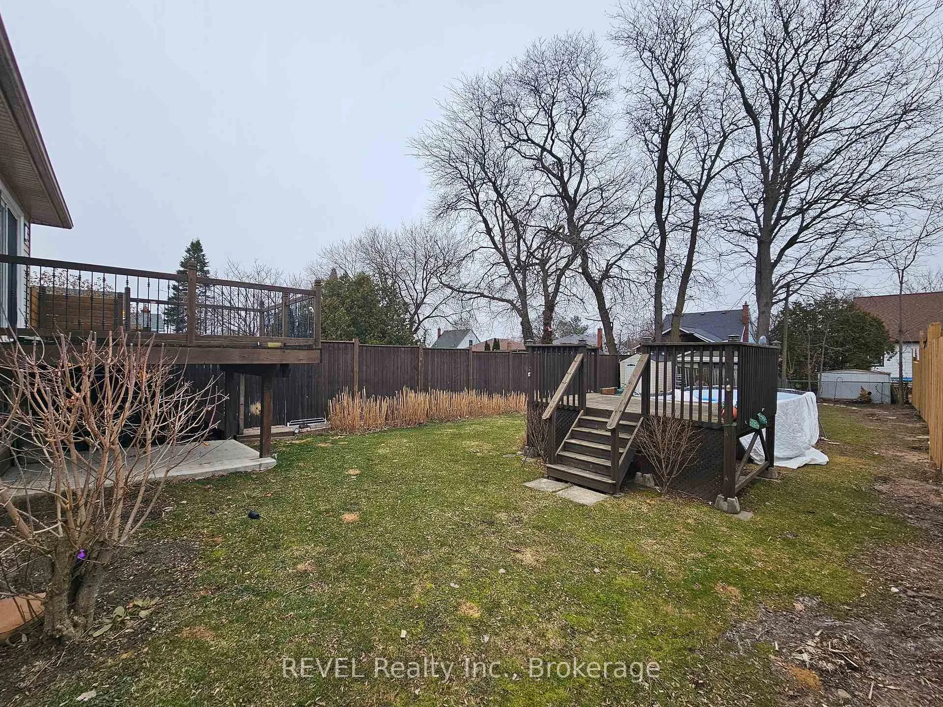 Photo 10 of Unit UPPER, 5566 Highland Avenue, Niagara Falls, Hospital — HOMEH