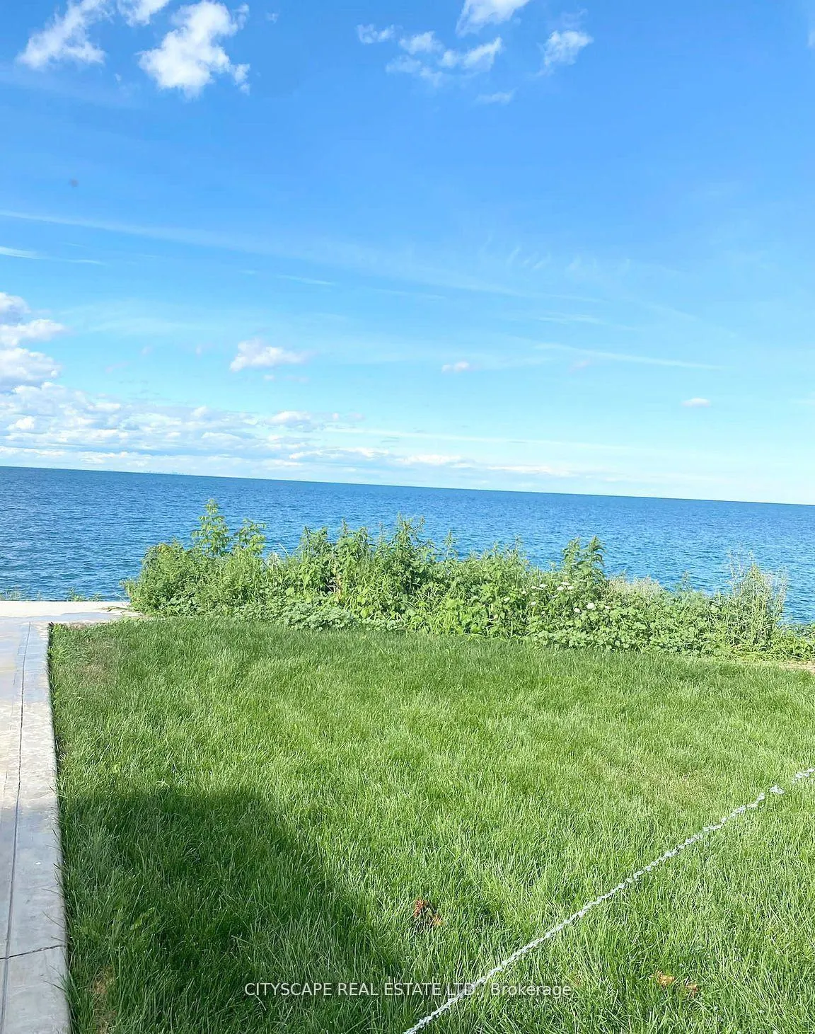 Photo 3 of 48 Seabreeze Crescent, Hamilton, Lakeshore — HOMEH