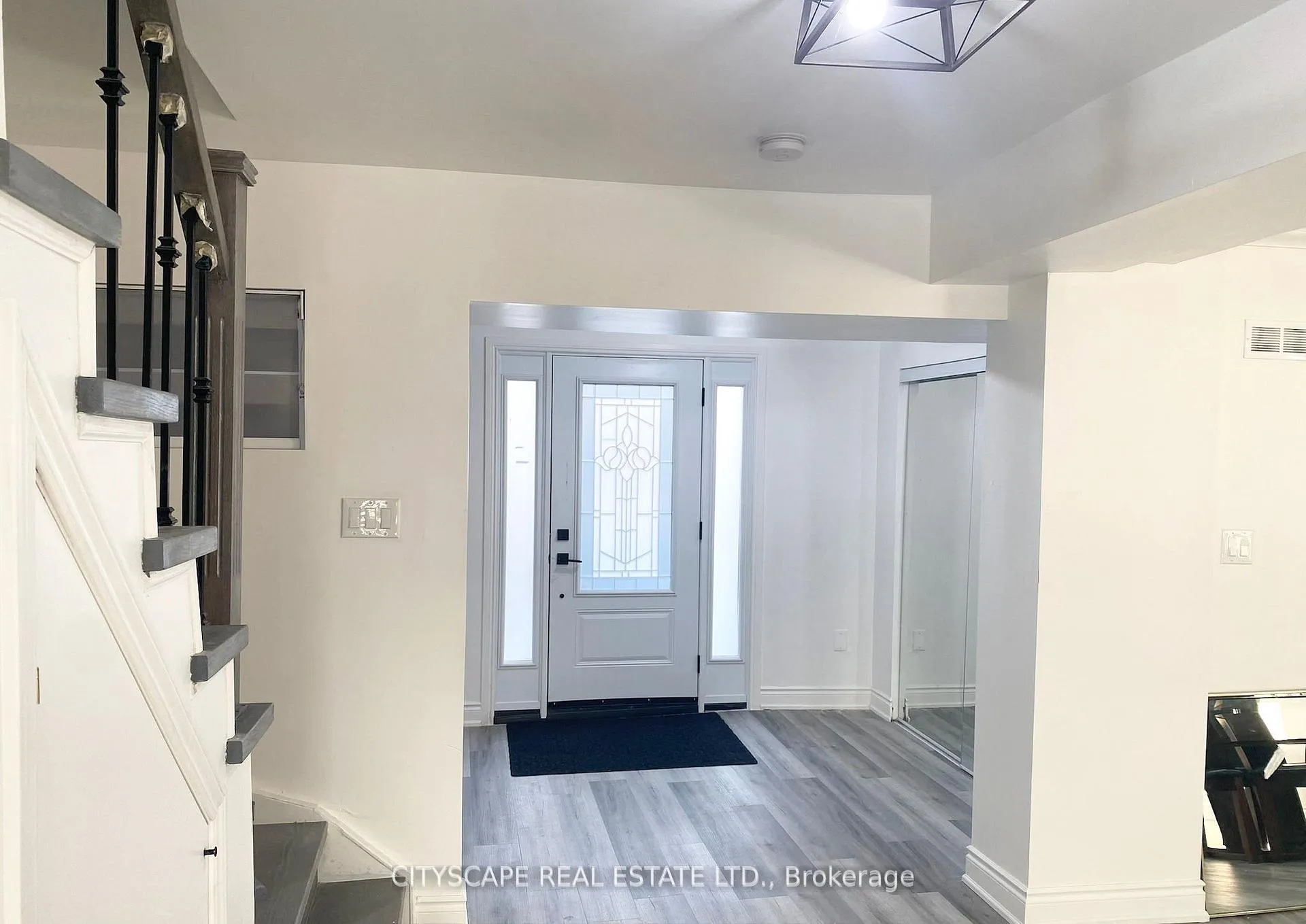 Photo 7 of 48 Seabreeze Crescent, Hamilton, Lakeshore — HOMEH