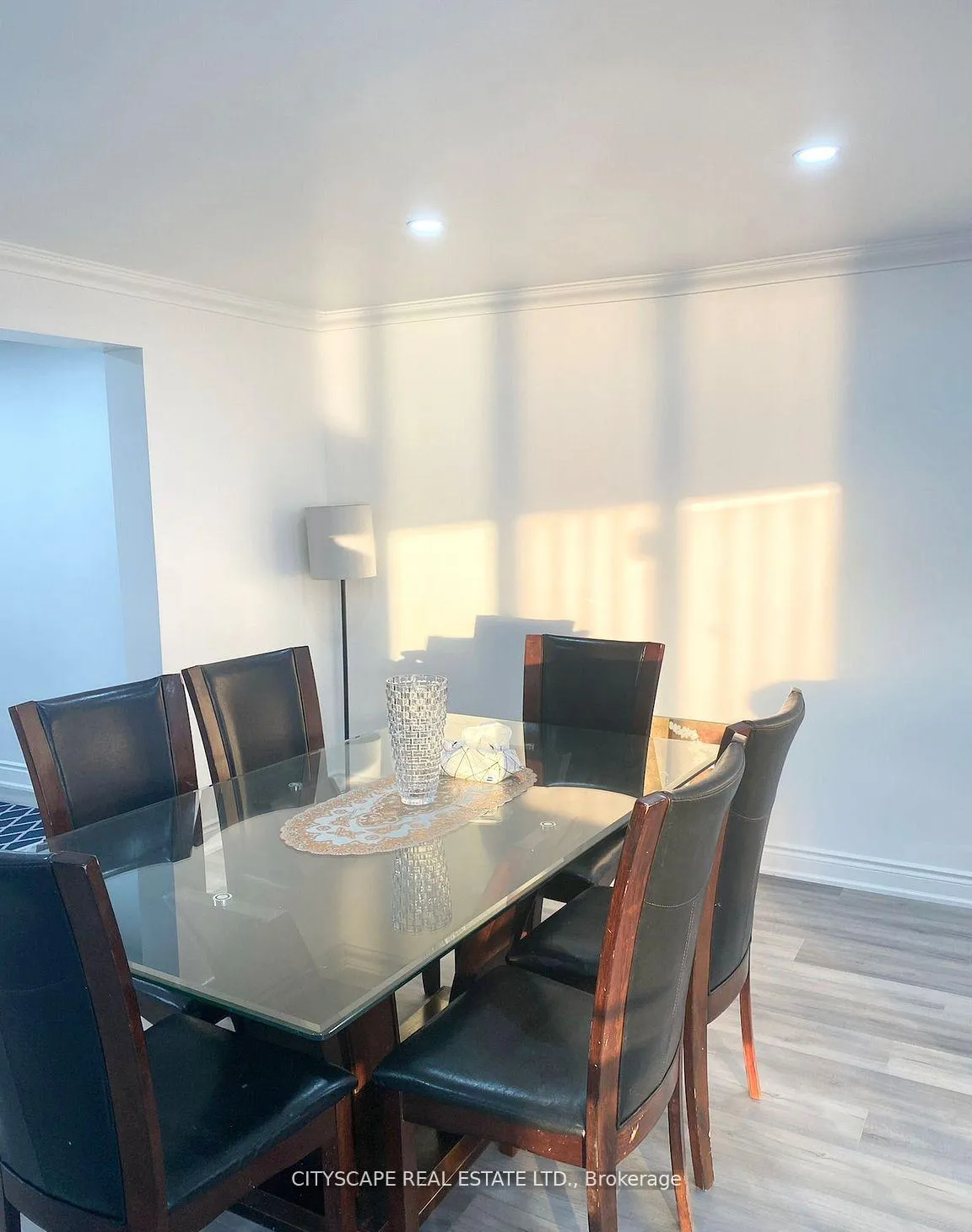 Photo 19 of 48 Seabreeze Crescent, Hamilton, Lakeshore — HOMEH