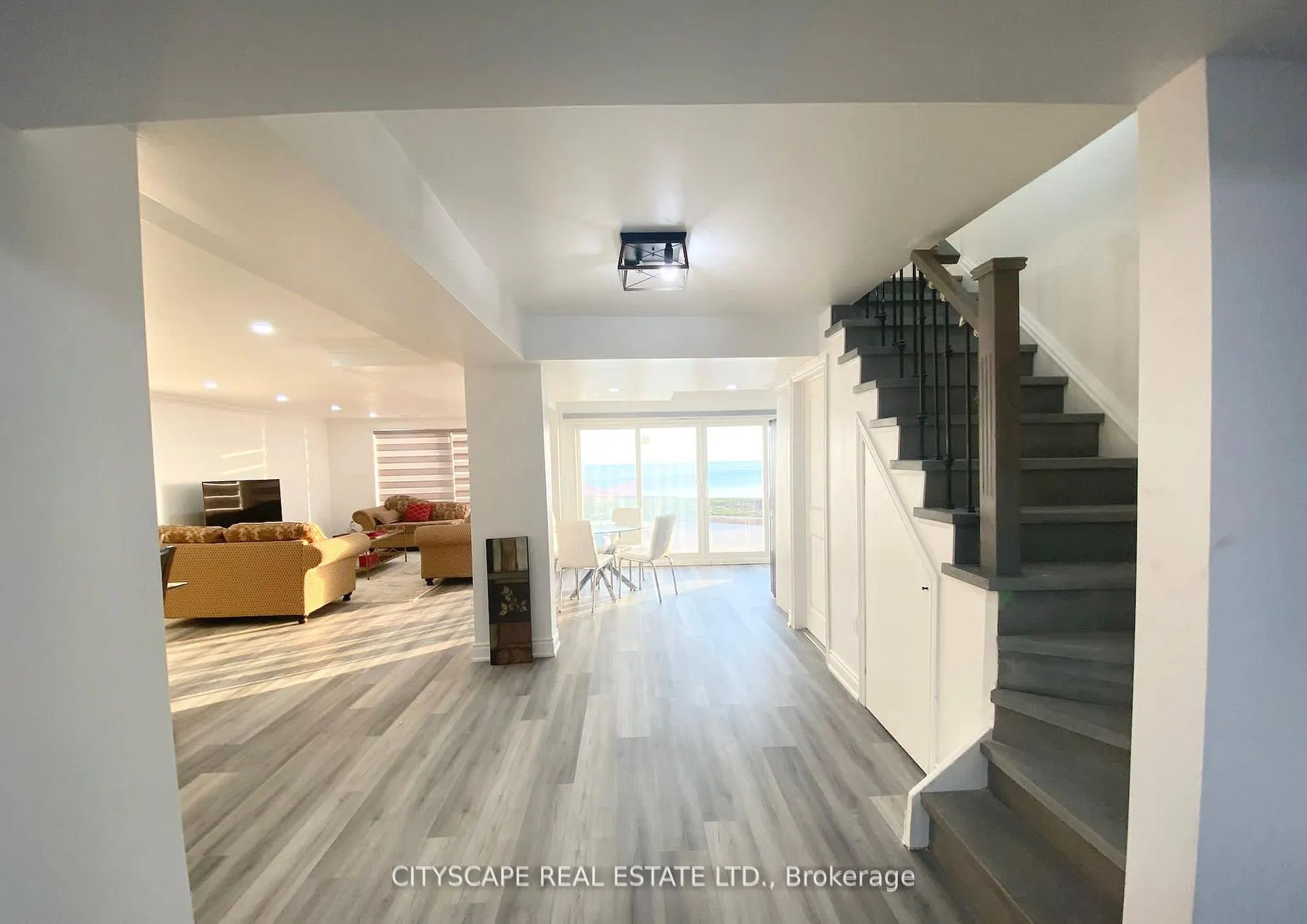 Photo 22 of 48 Seabreeze Crescent, Hamilton, Lakeshore — HOMEH