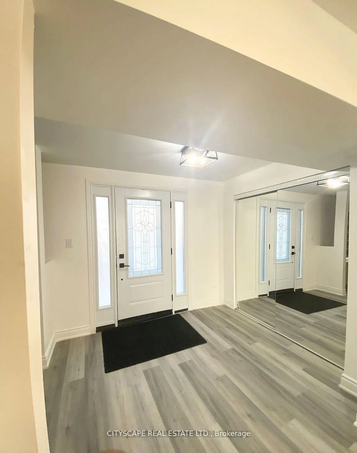 Photo 24 of 48 Seabreeze Crescent, Hamilton, Lakeshore — HOMEH