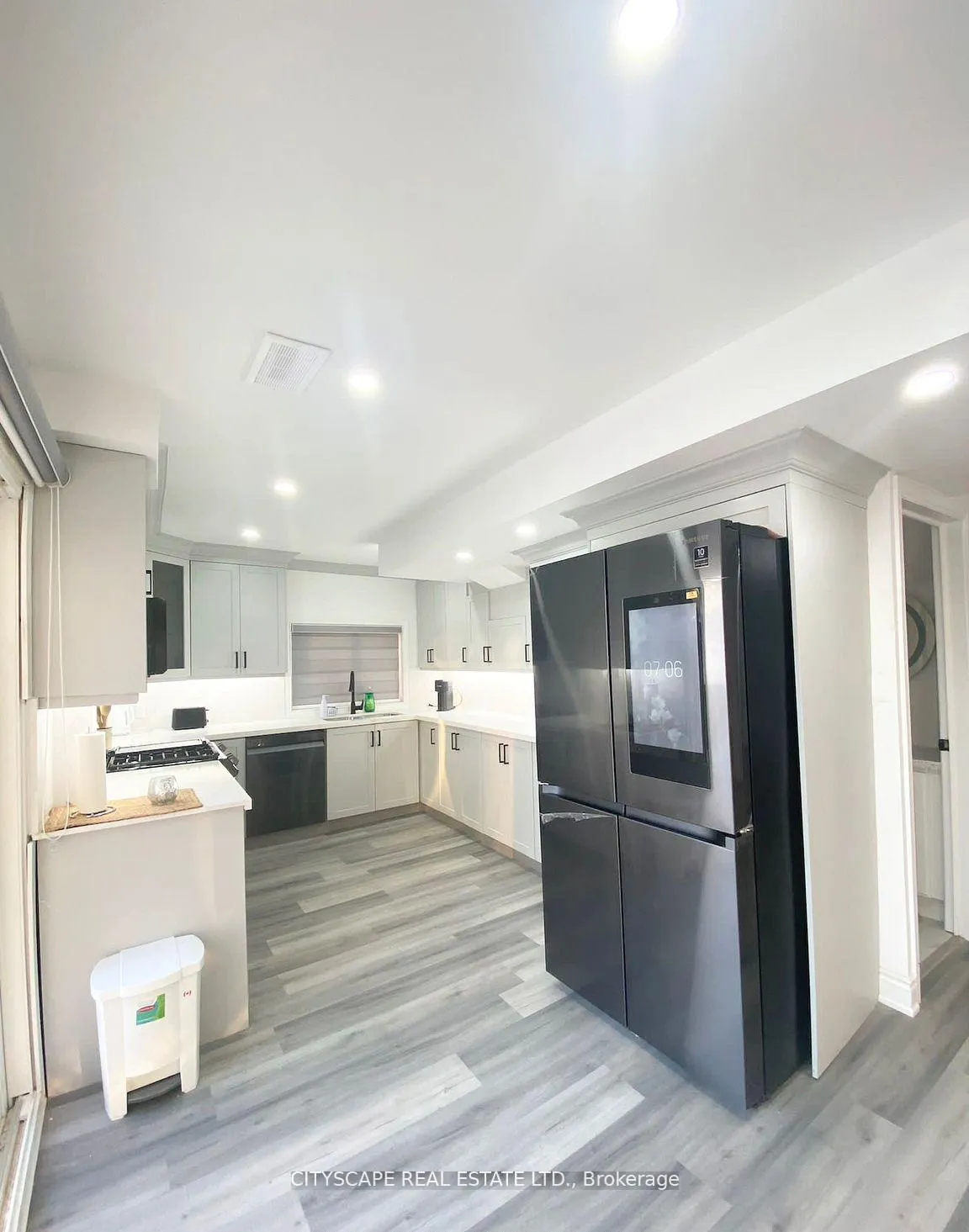 Photo 26 of 48 Seabreeze Crescent, Hamilton, Lakeshore — HOMEH
