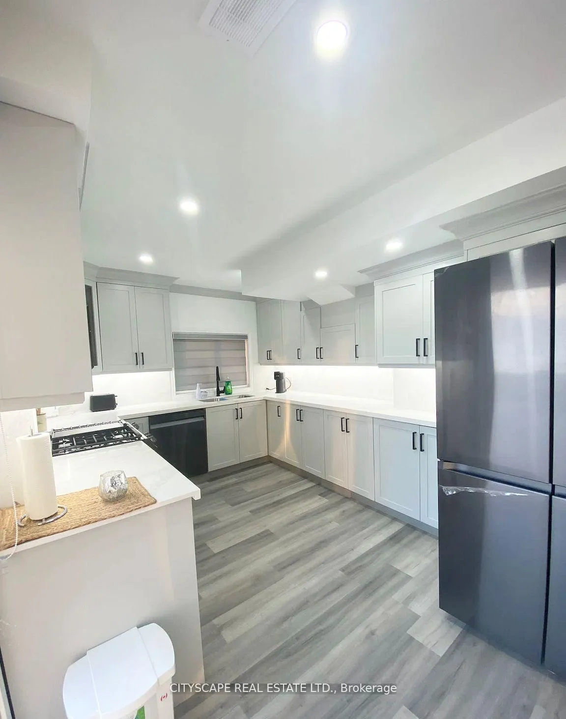 Photo 27 of 48 Seabreeze Crescent, Hamilton, Lakeshore — HOMEH