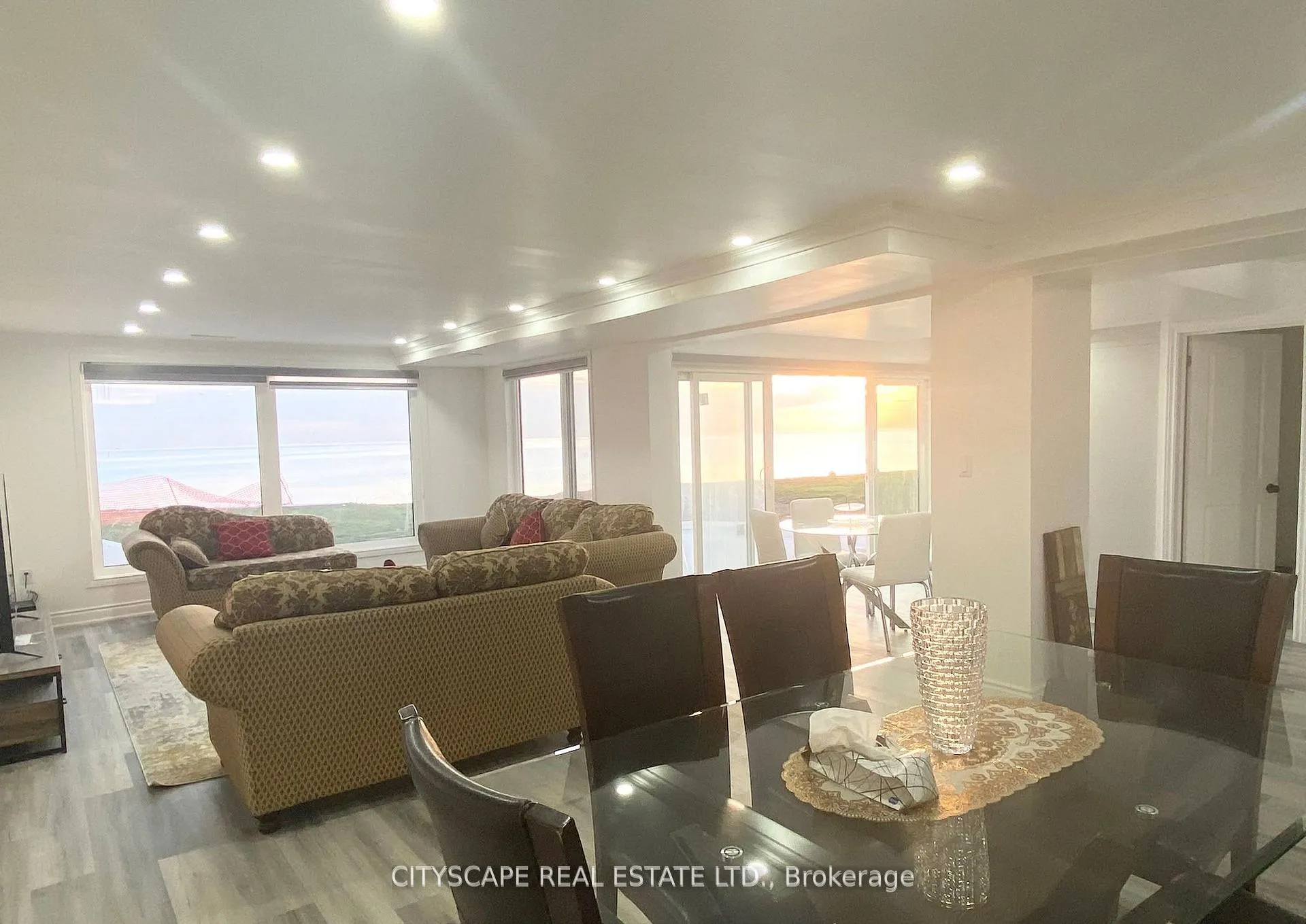 Photo 29 of 48 Seabreeze Crescent, Hamilton, Lakeshore — HOMEH