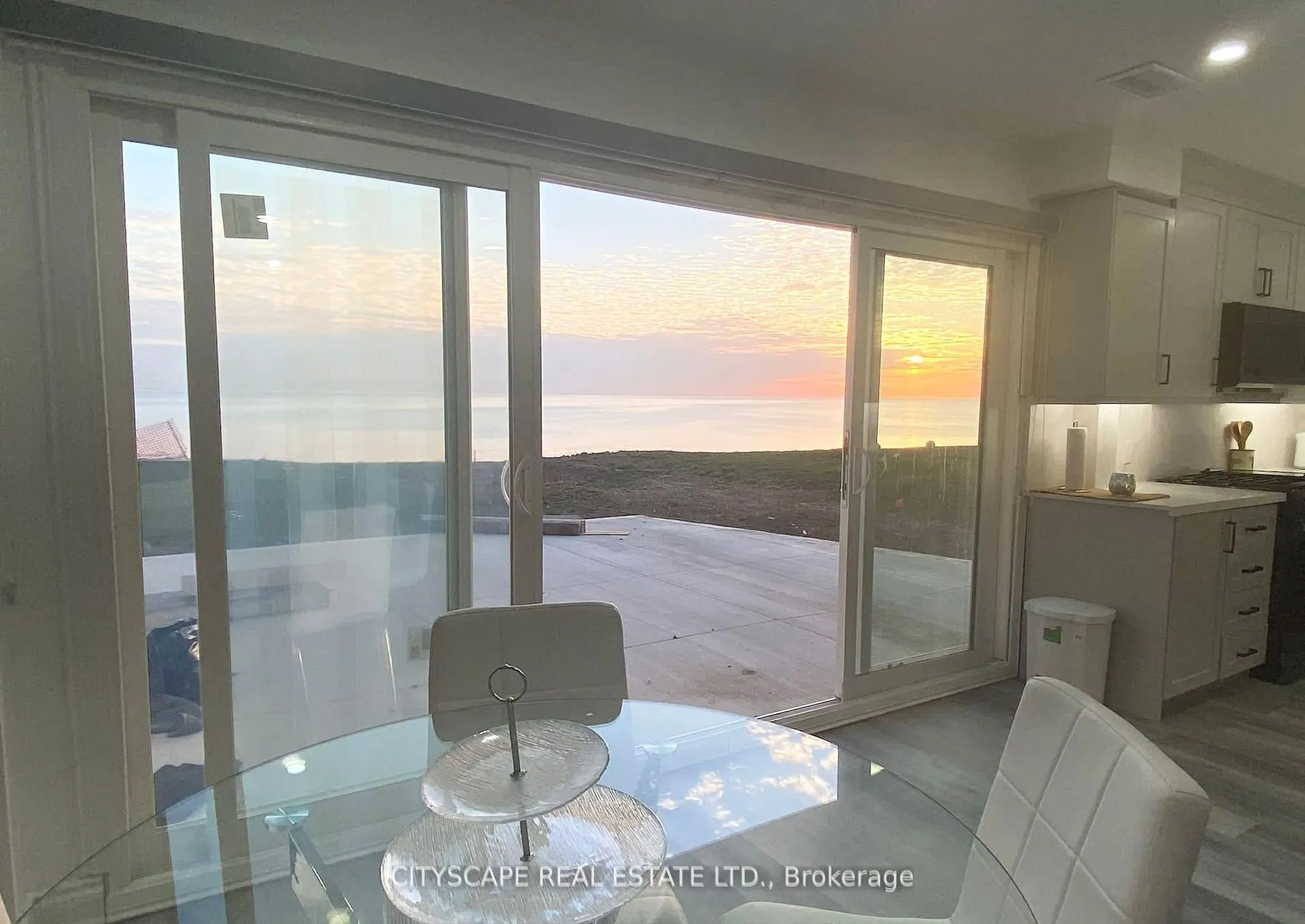 Photo 31 of 48 Seabreeze Crescent, Hamilton, Lakeshore — HOMEH