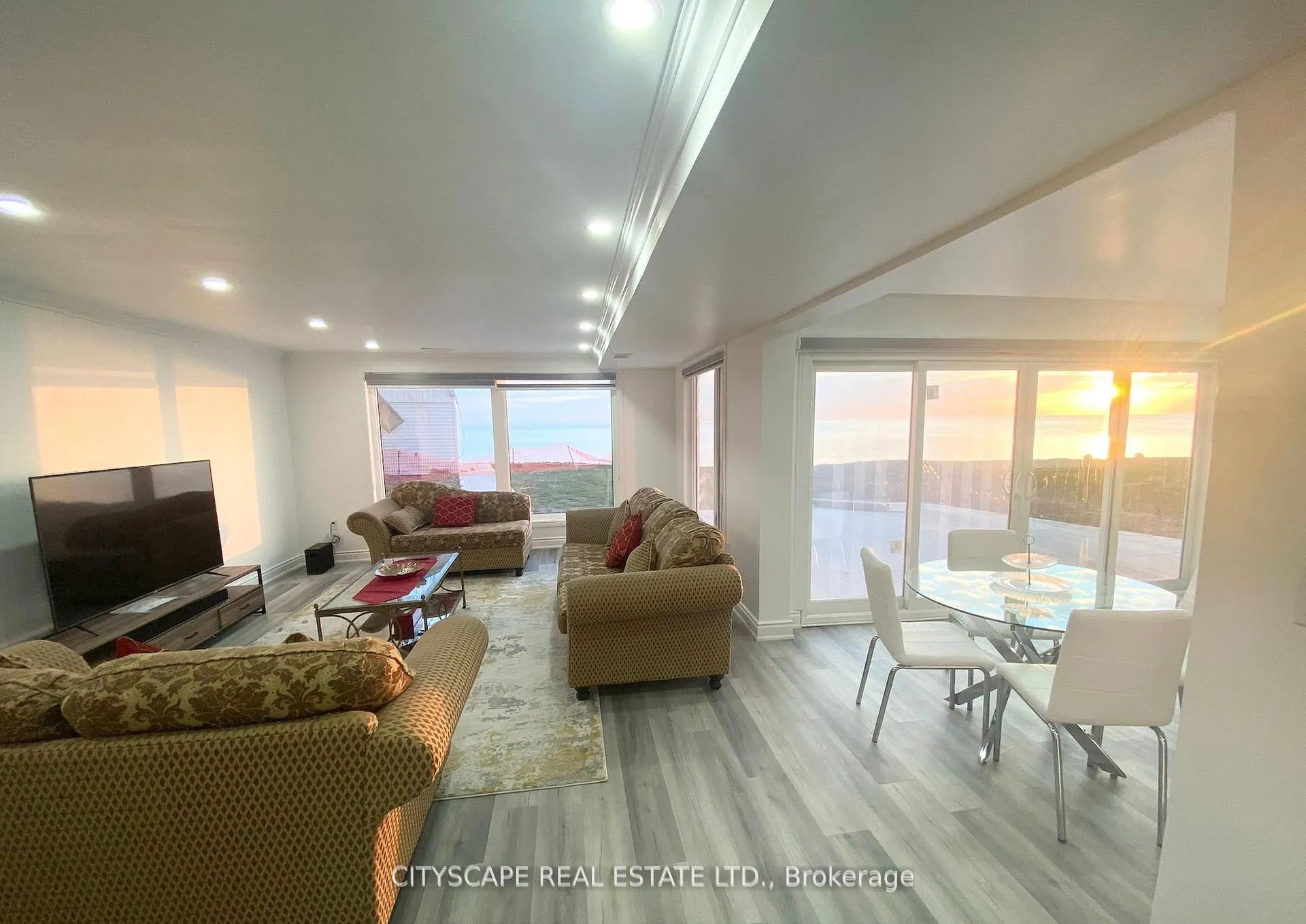 Photo 37 of 48 Seabreeze Crescent, Hamilton, Lakeshore — HOMEH