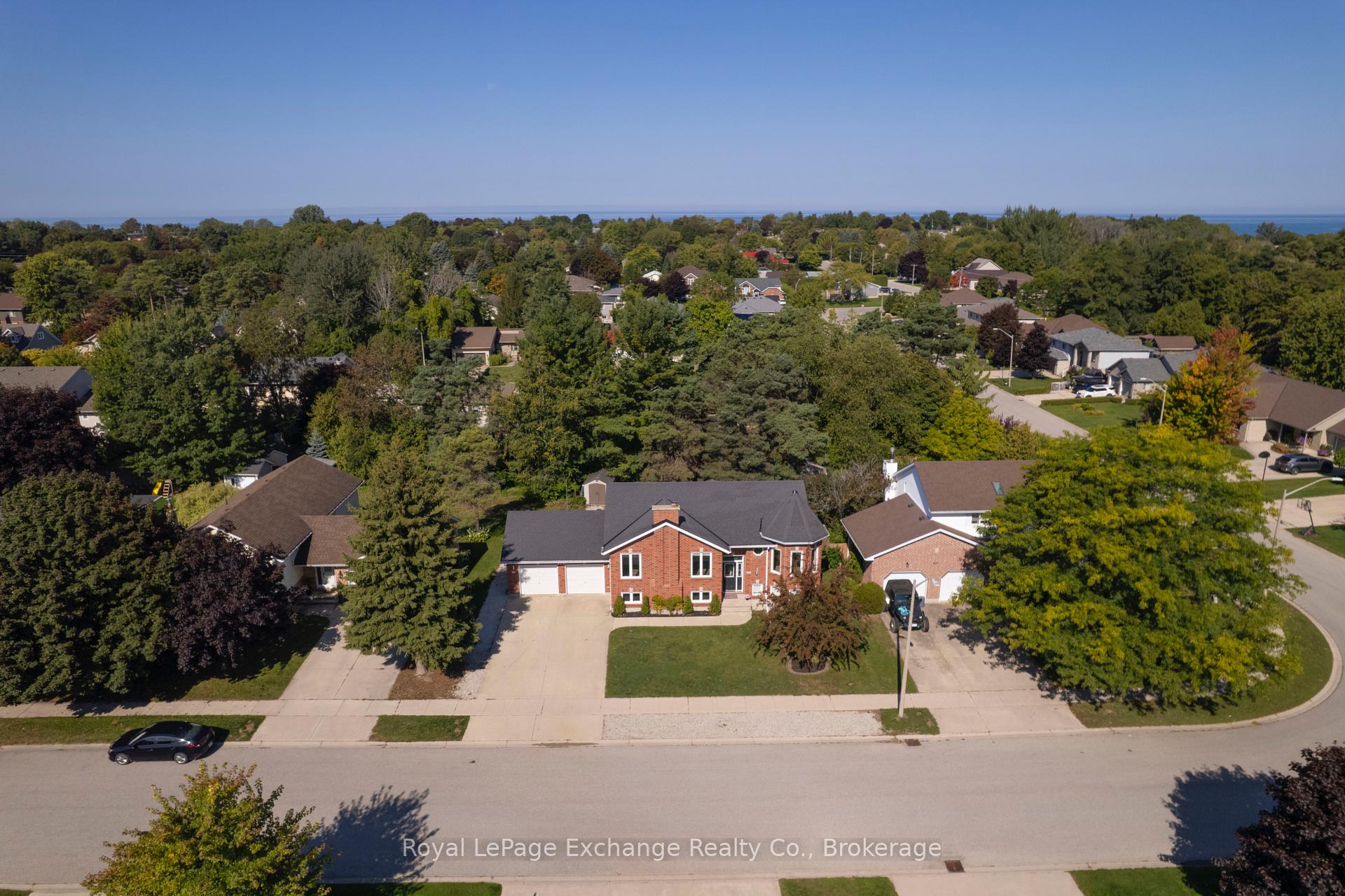 Photo 3 of 615 Lynden Crescent, Kincardine — HOMEH