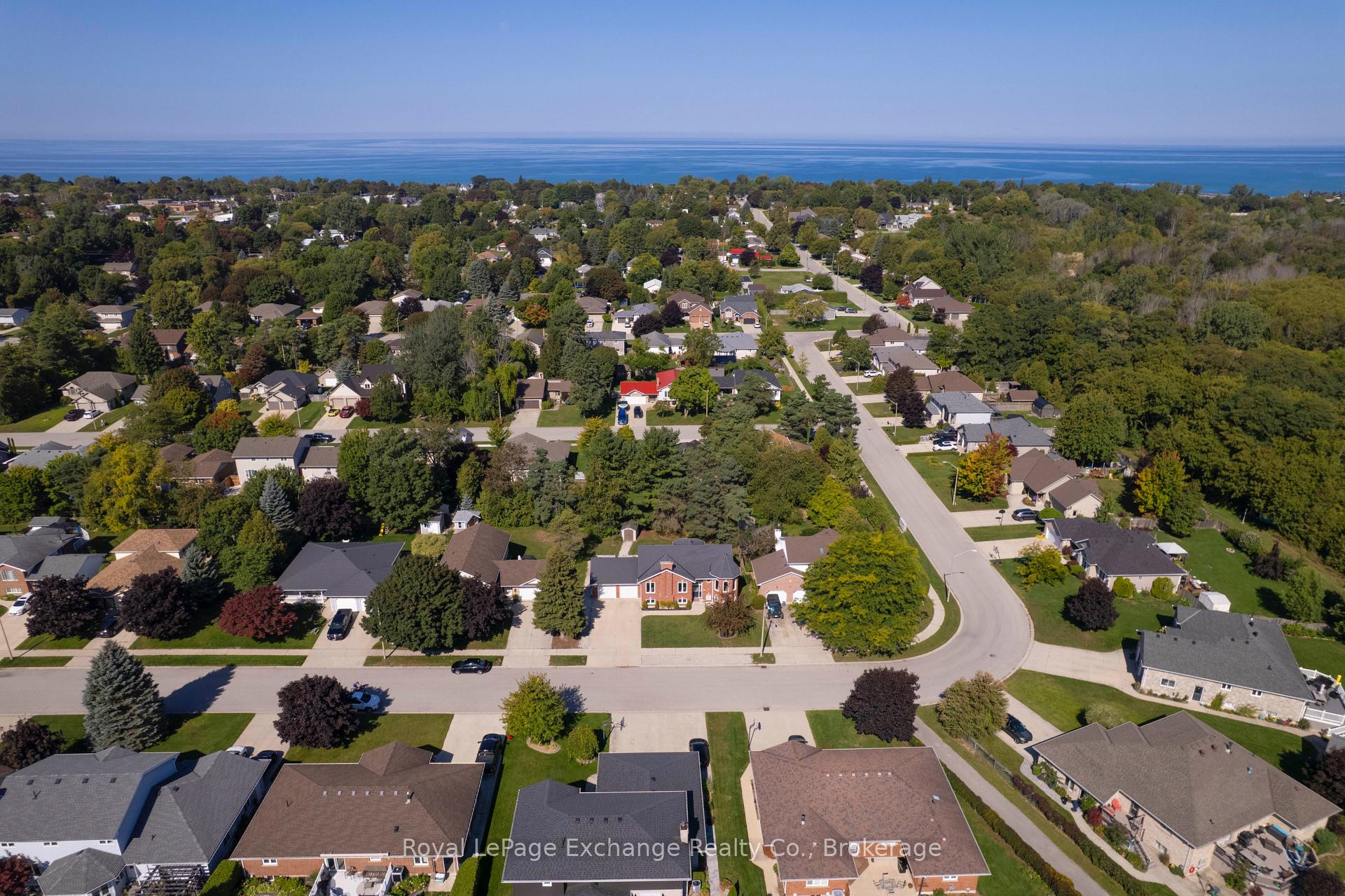 Photo 4 of 615 Lynden Crescent, Kincardine — HOMEH