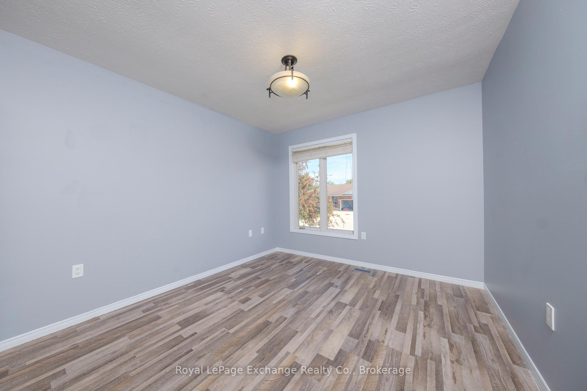 Photo 22 of 615 Lynden Crescent, Kincardine — HOMEH