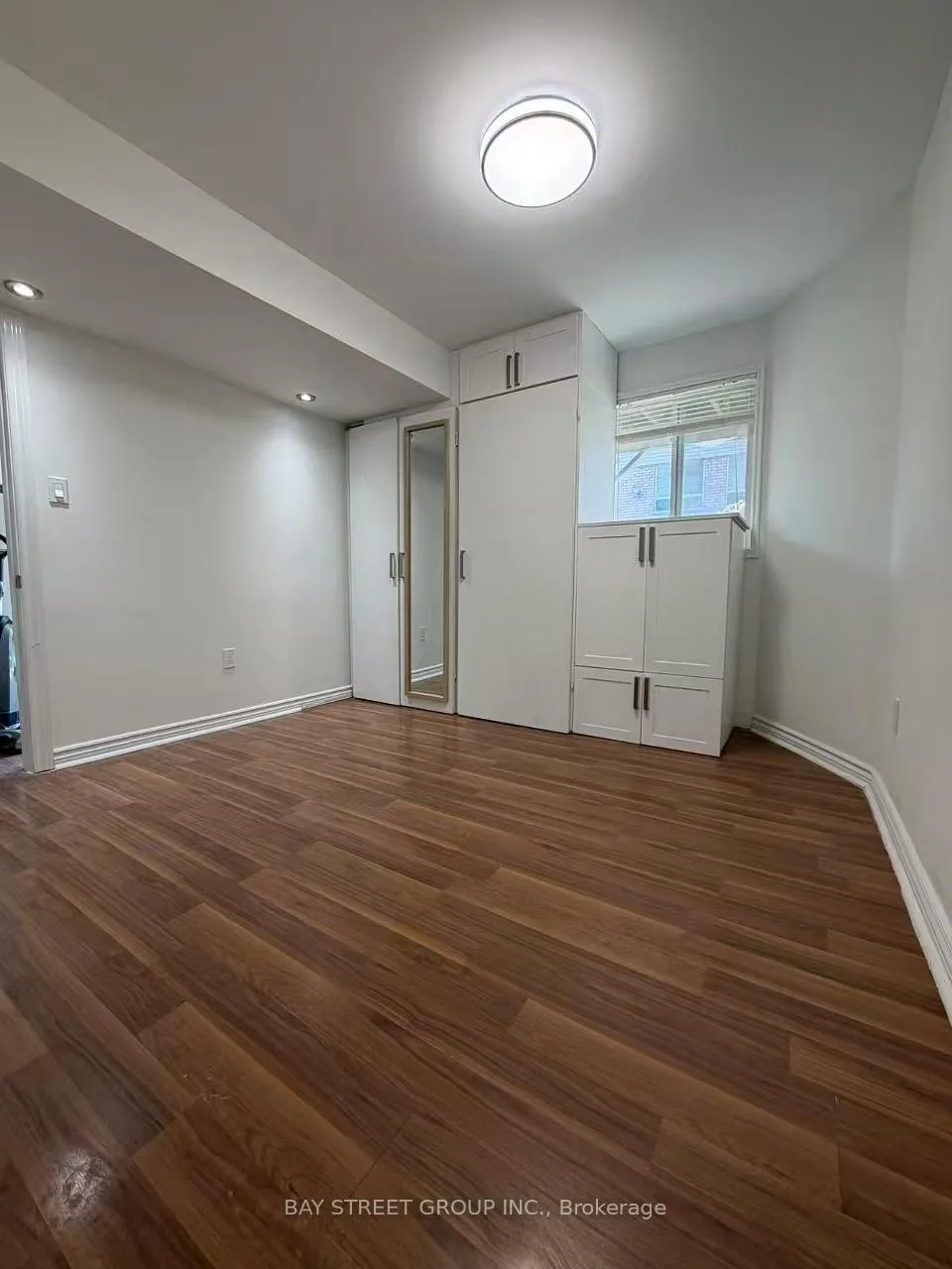 Photo 7 of Unit Lower, 149 Millcliff Circle, Aurora, Aurora Grove — HOMEH