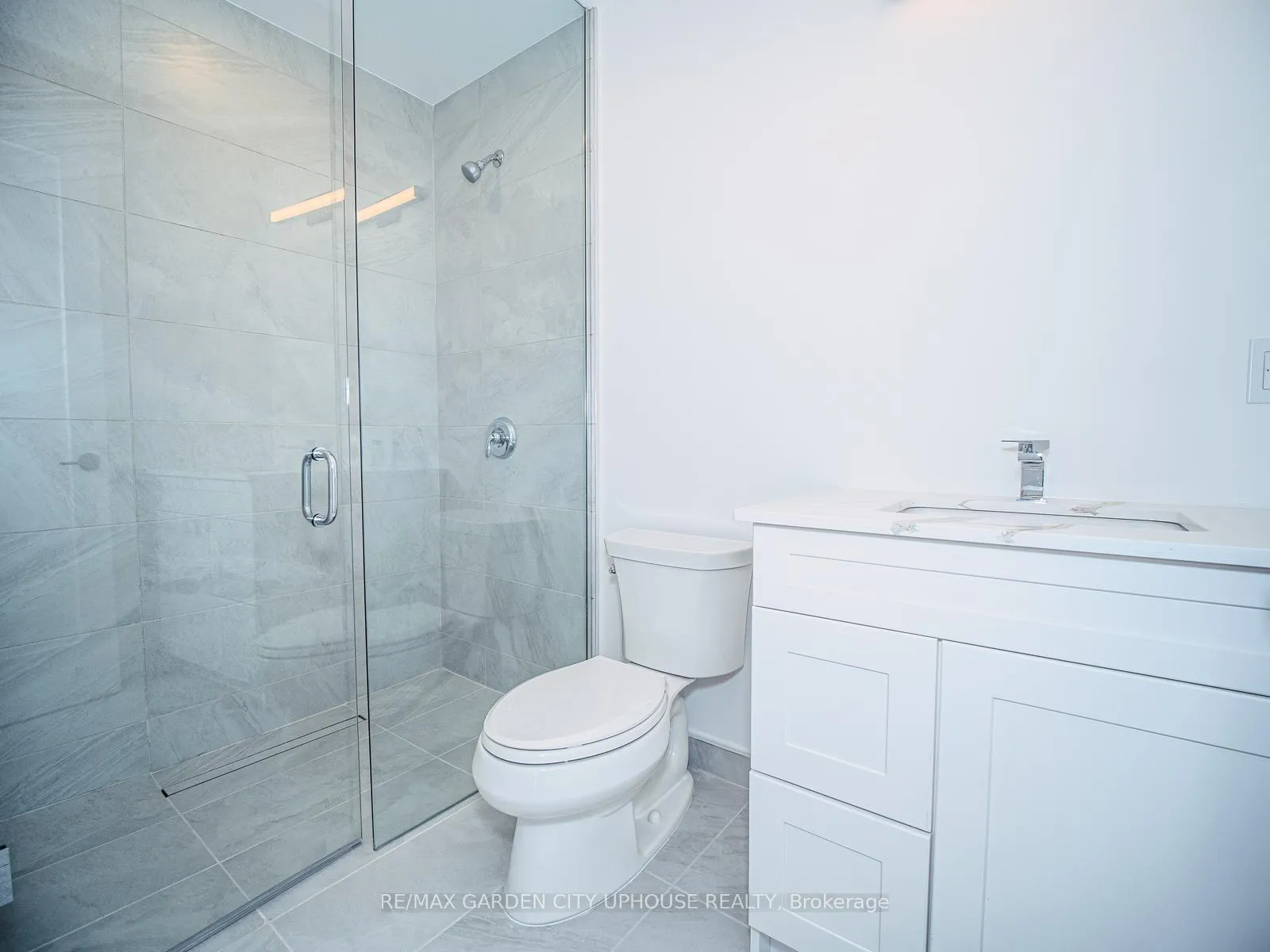Photo 14 of Unit 901, 57 Carlisle Street, St. Catharines, Downtown — HOMEH