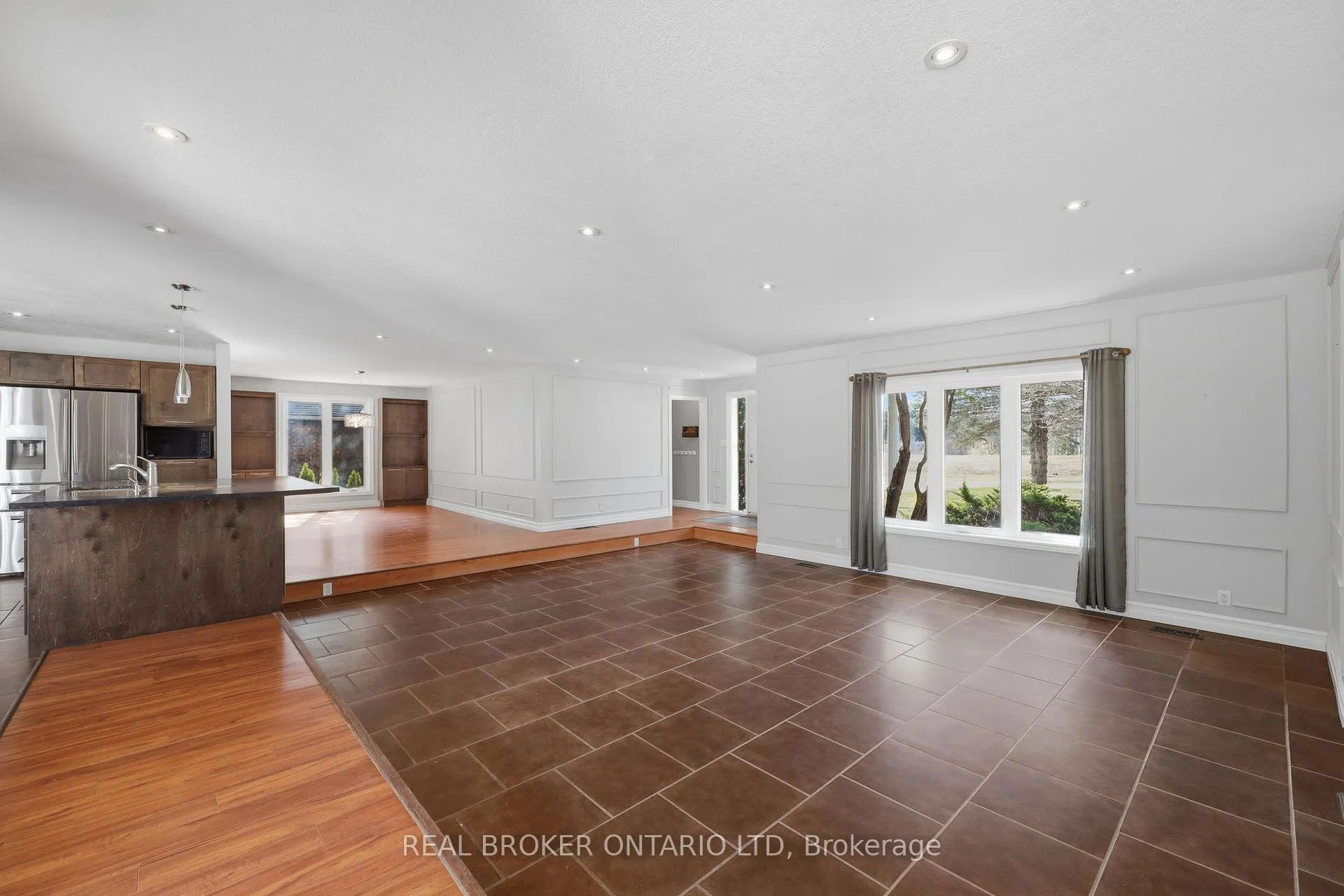Photo 6 of 6152 Bostwick Street, Central Elgin, Union — HOMEH
