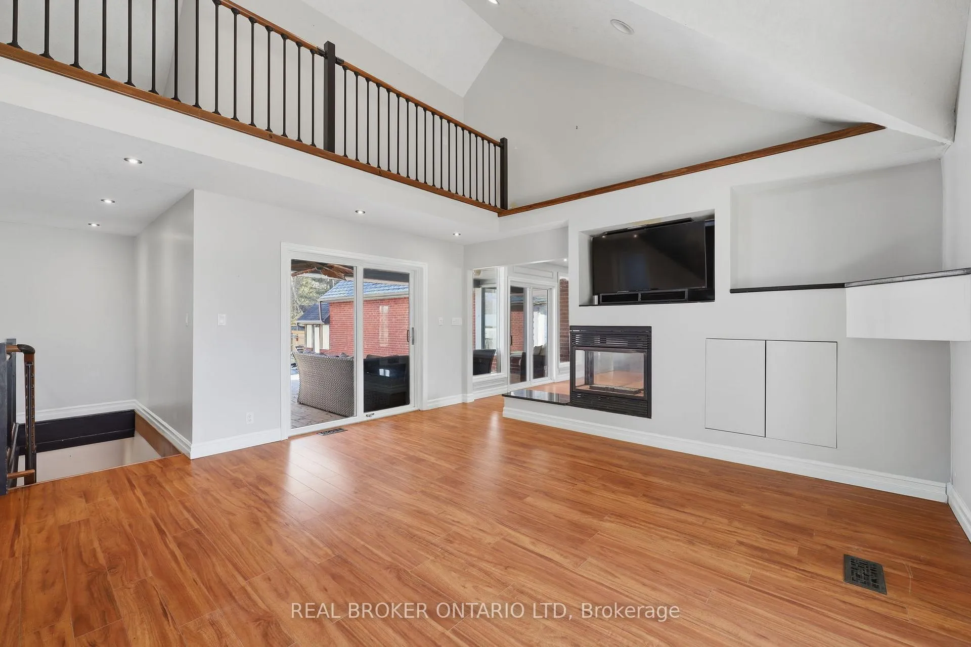 Photo 14 of 6152 Bostwick Street, Central Elgin, Union — HOMEH