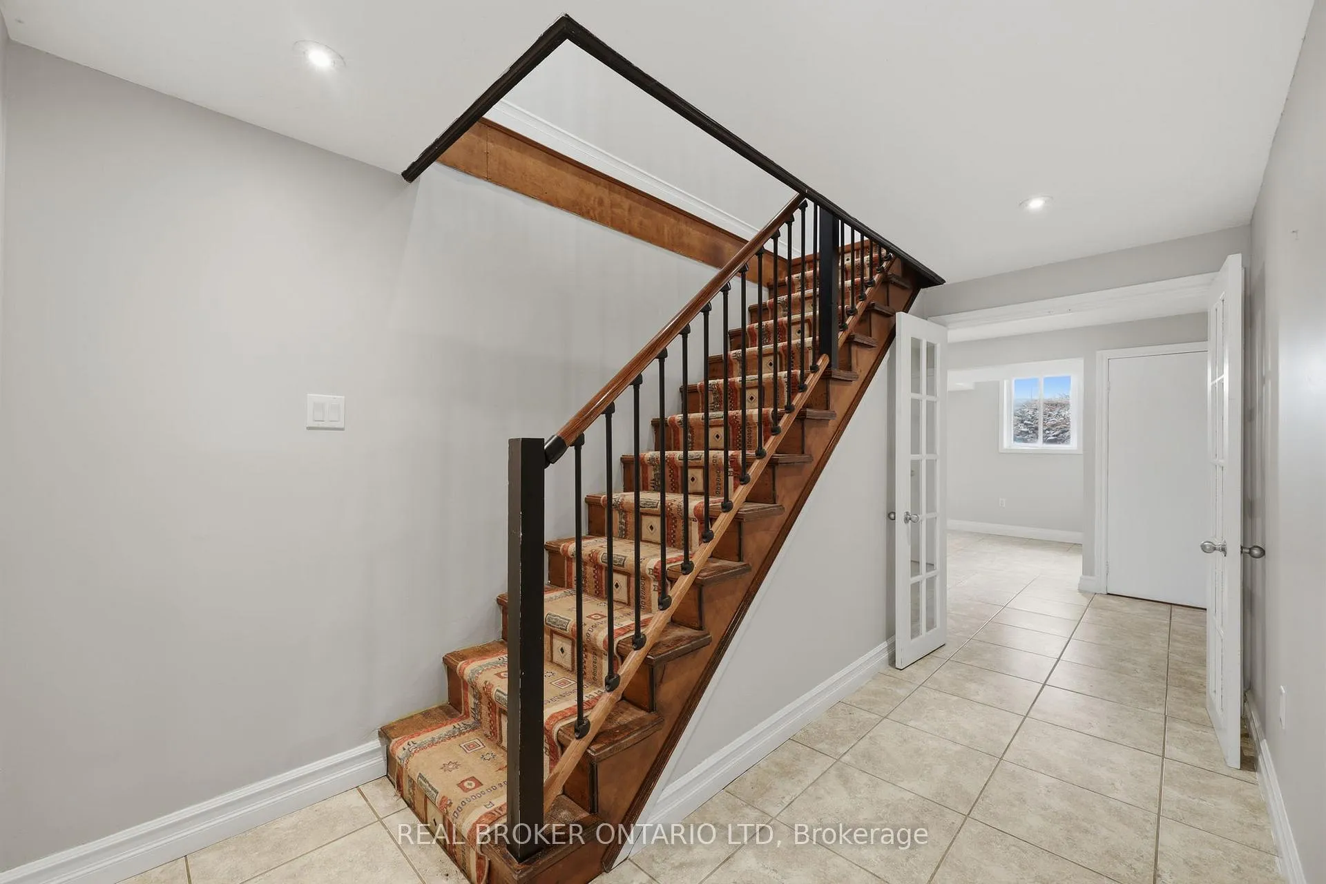 Photo 28 of 6152 Bostwick Street, Central Elgin, Union — HOMEH