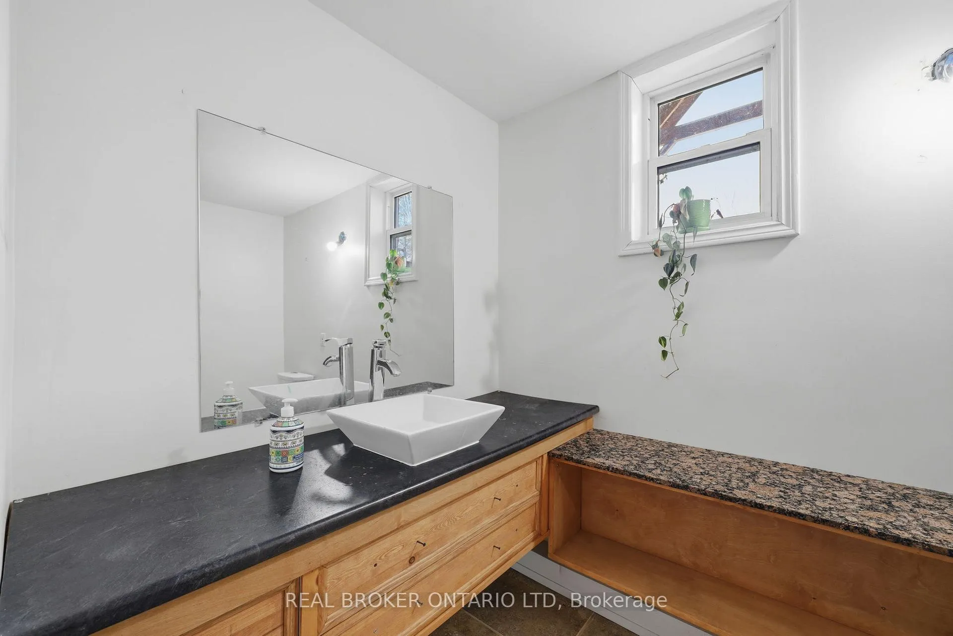 Photo 31 of 6152 Bostwick Street, Central Elgin, Union — HOMEH