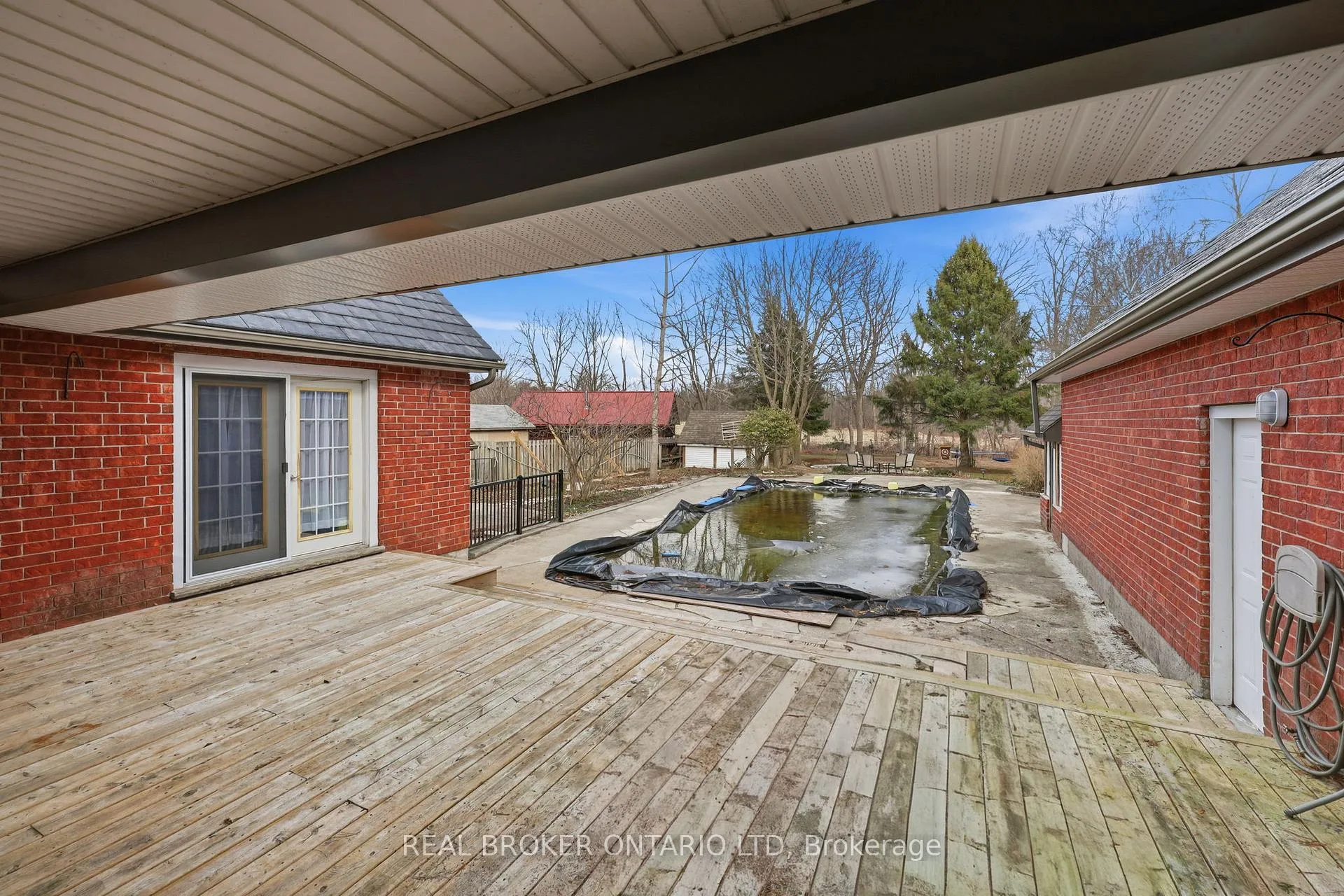 Photo 40 of 6152 Bostwick Street, Central Elgin, Union — HOMEH