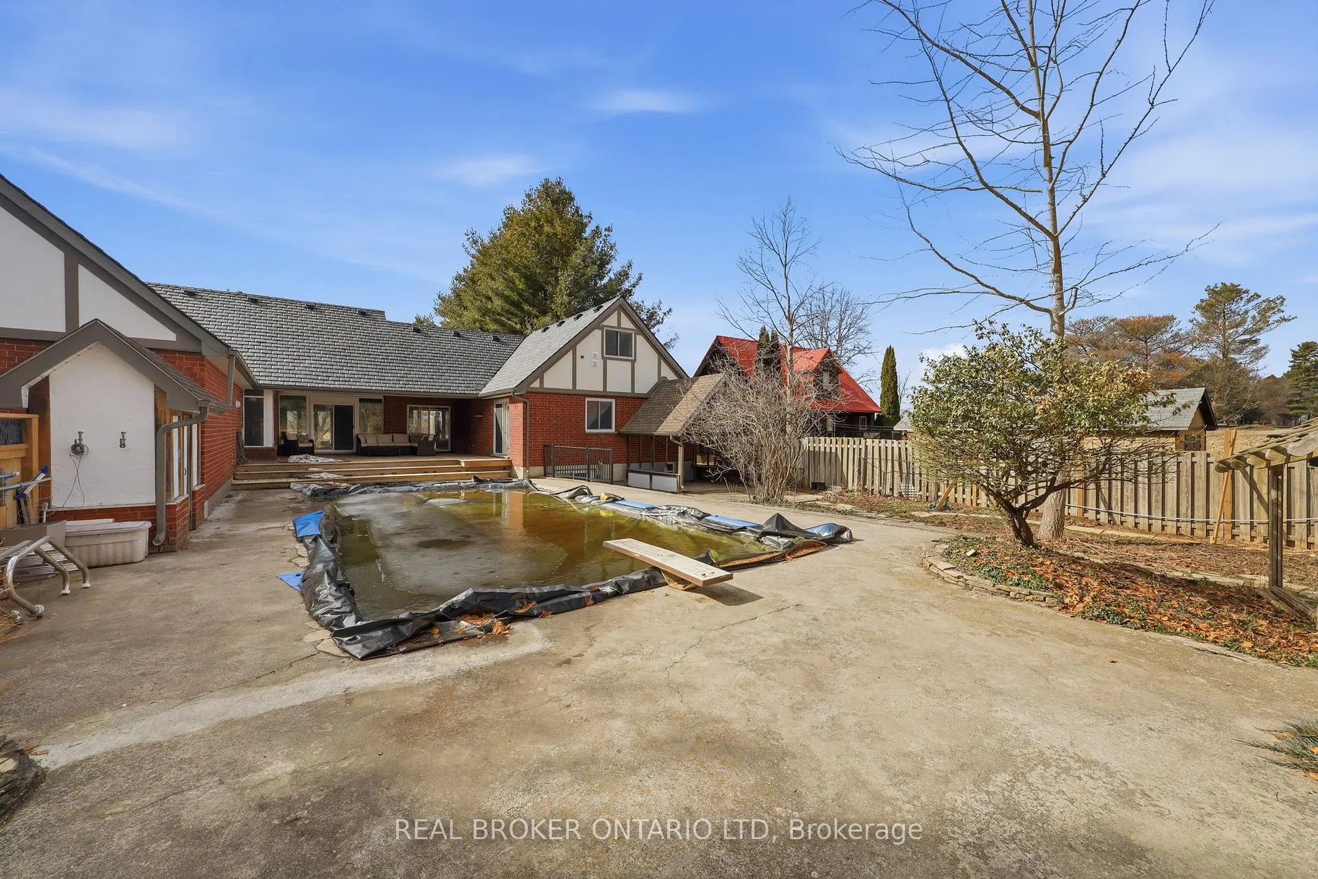 Photo 43 of 6152 Bostwick Street, Central Elgin, Union — HOMEH