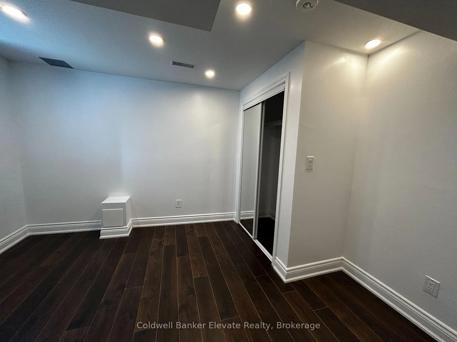 Photo 11 of Unit LL, 1070 Gorham Way, Milton, Clarke — HOMEH