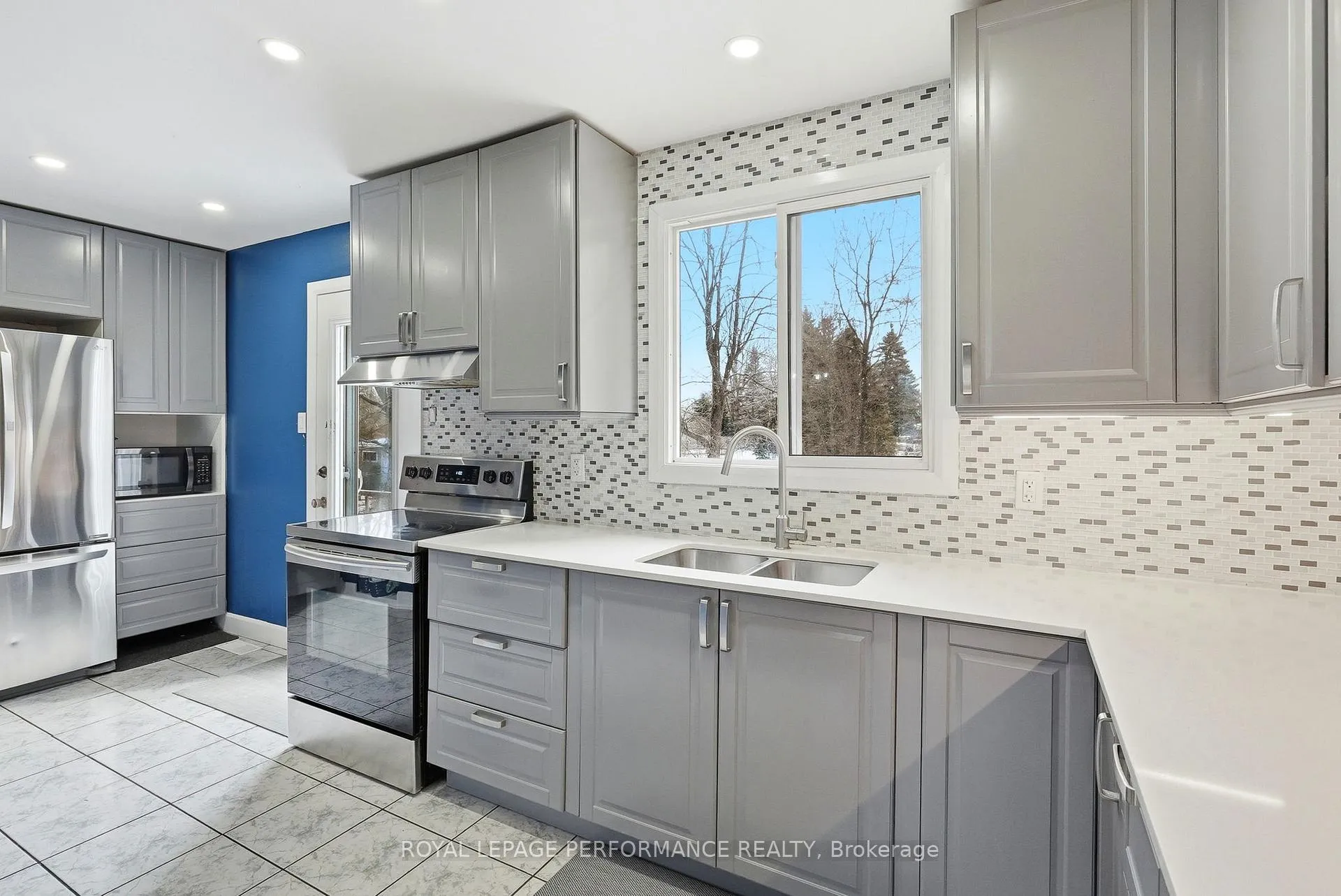 Photo 11 of 6529 Rideau Valley Drive N, Ottawa, Manotick South to Roger Stevens — HOMEH