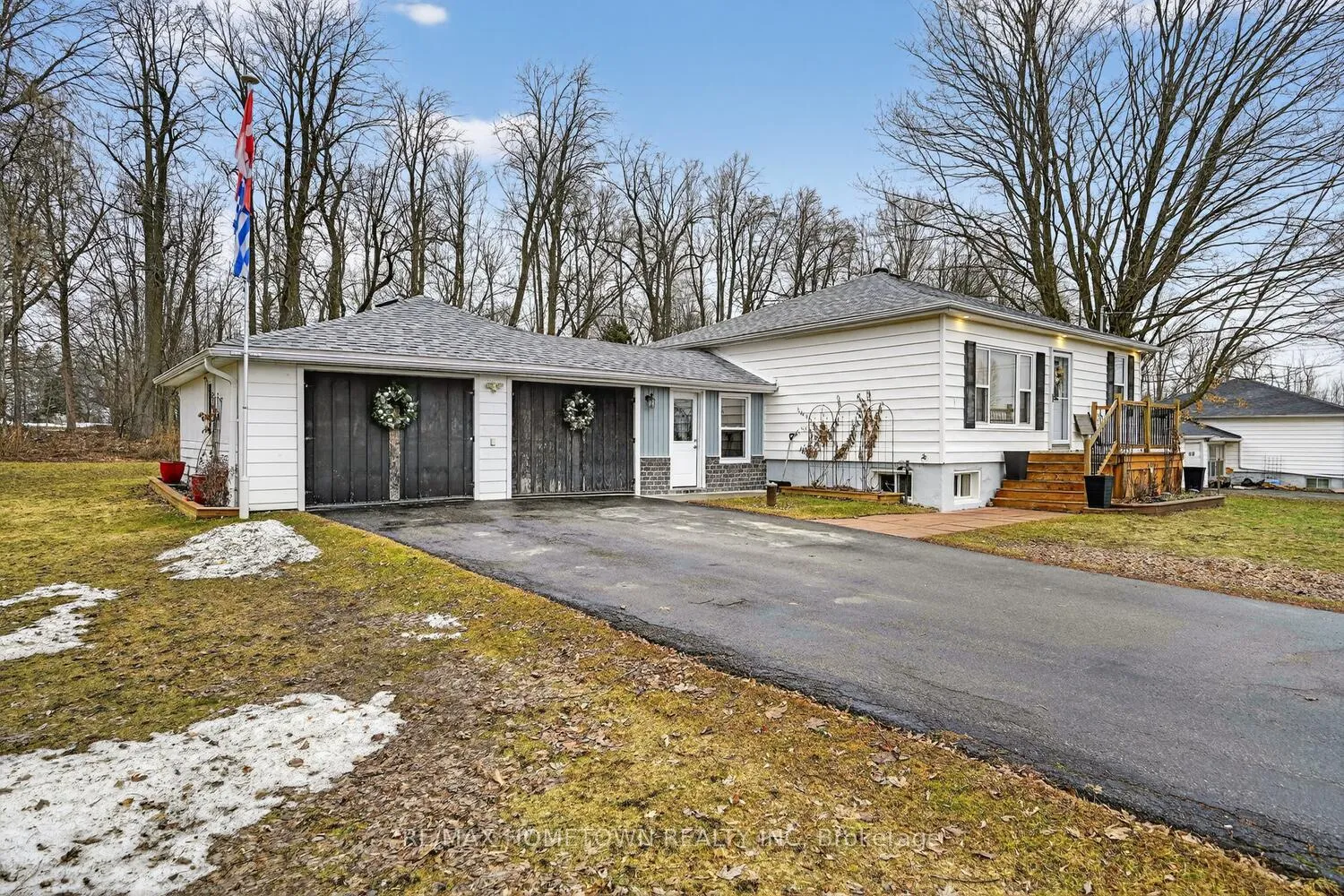 Photo 3 of 2213 Meadowview Drive, Augusta, Augusta Twp — HOMEH
