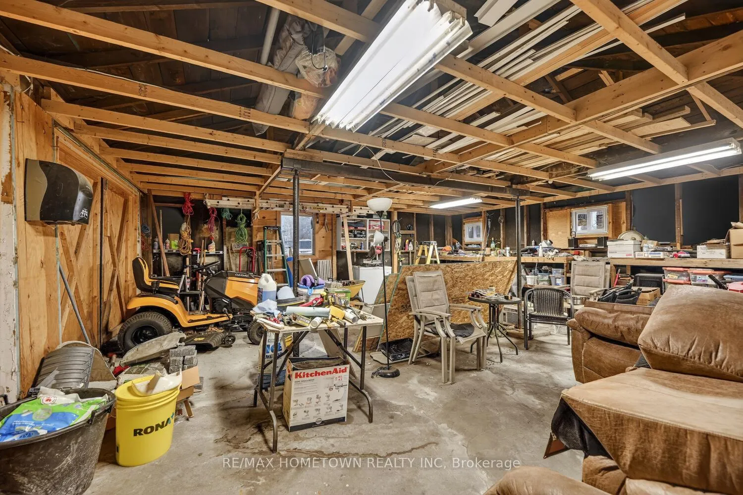 Photo 30 of 2213 Meadowview Drive, Augusta, Augusta Twp — HOMEH