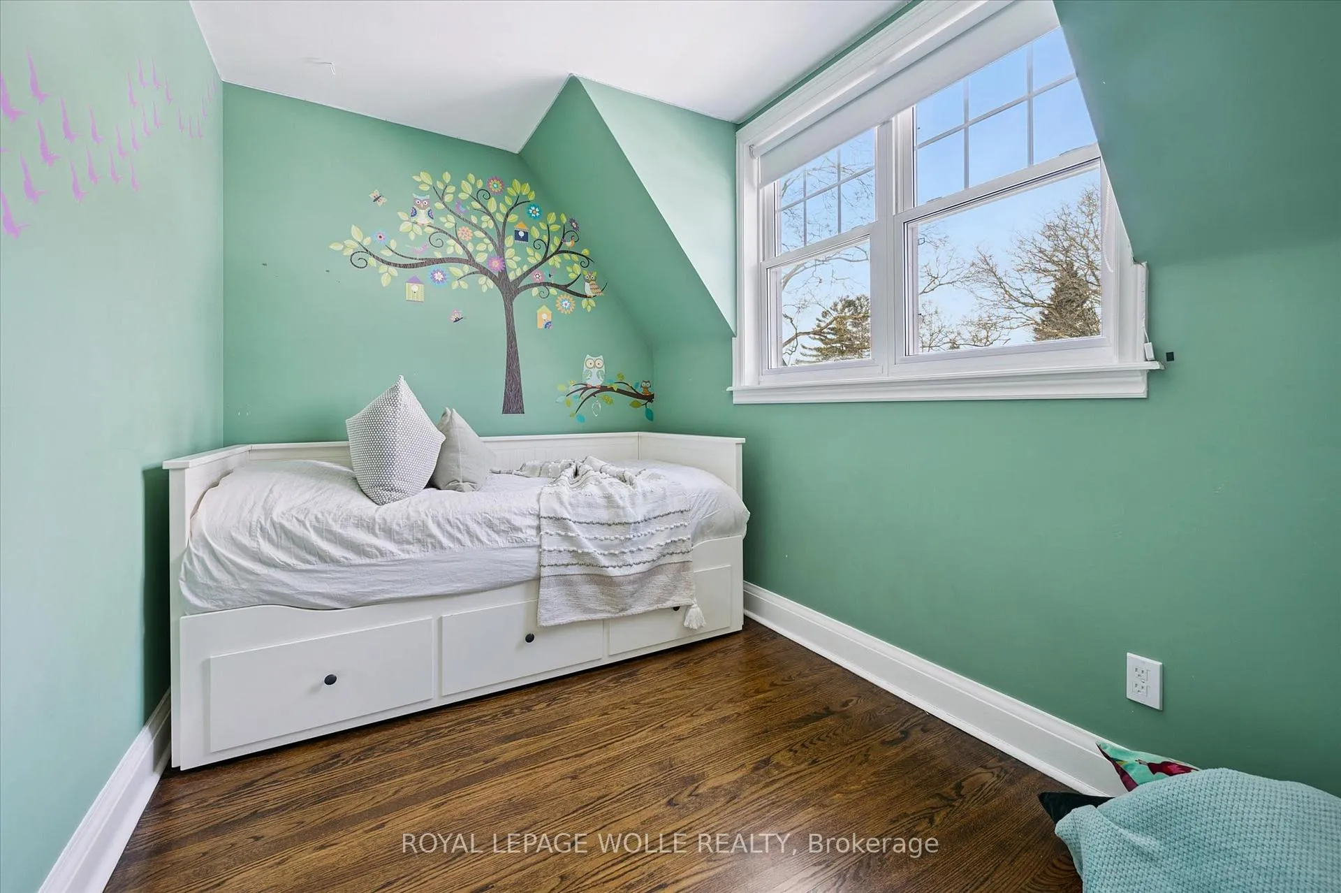 Photo 13 of 63 Claremont Avenue, Kitchener — HOMEH