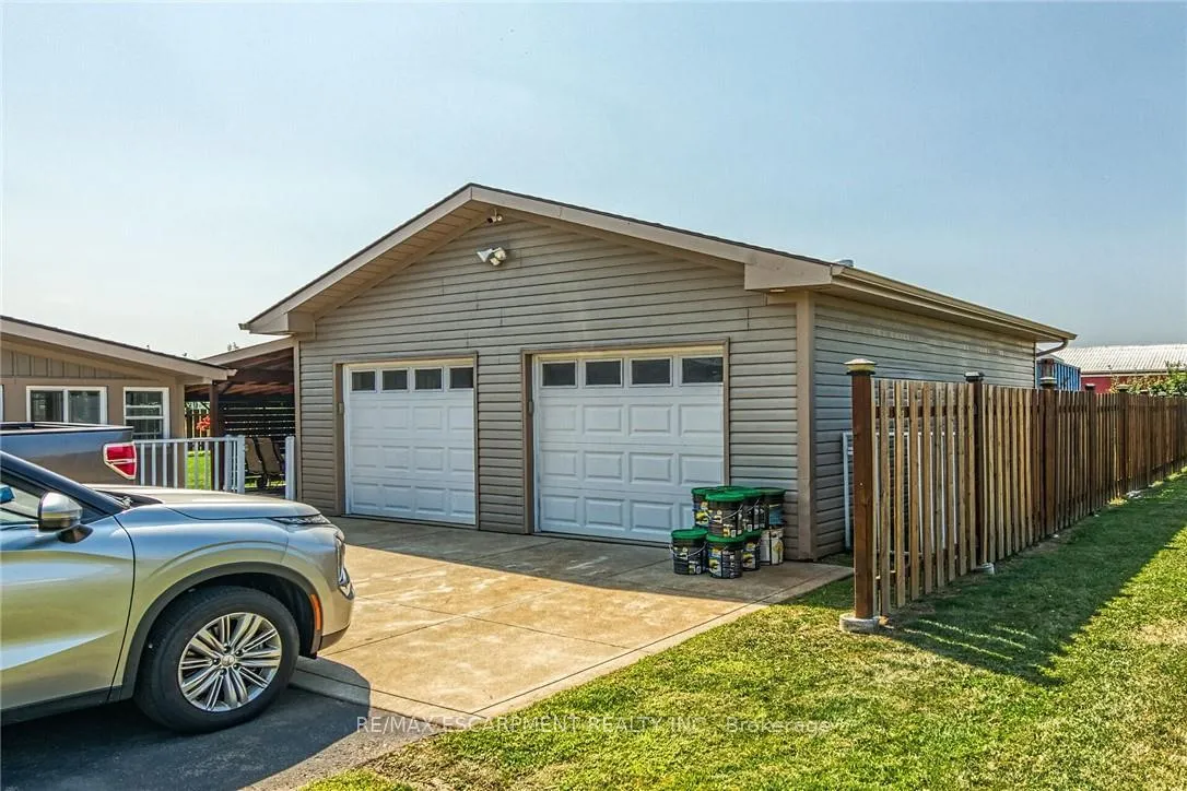 Photo 8 of 982 Highland Road E, Hamilton, Rural Stoney Creek — HOMEH